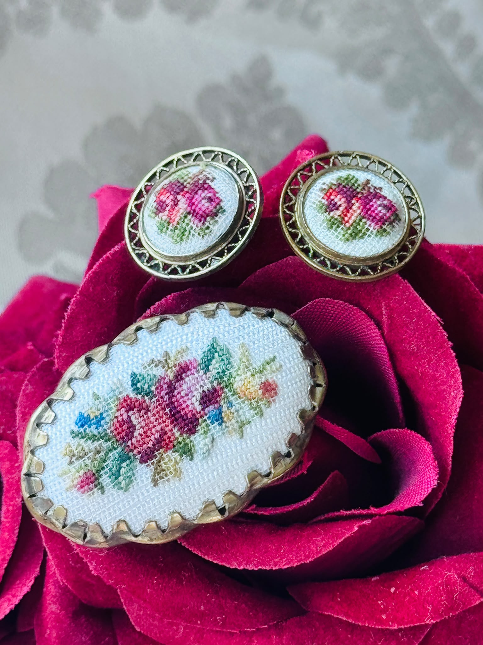 C.a. 1950s Stamped "Made in Austria" Petit Needlepoint Clip Earrings & Brooch Set (NZ115)