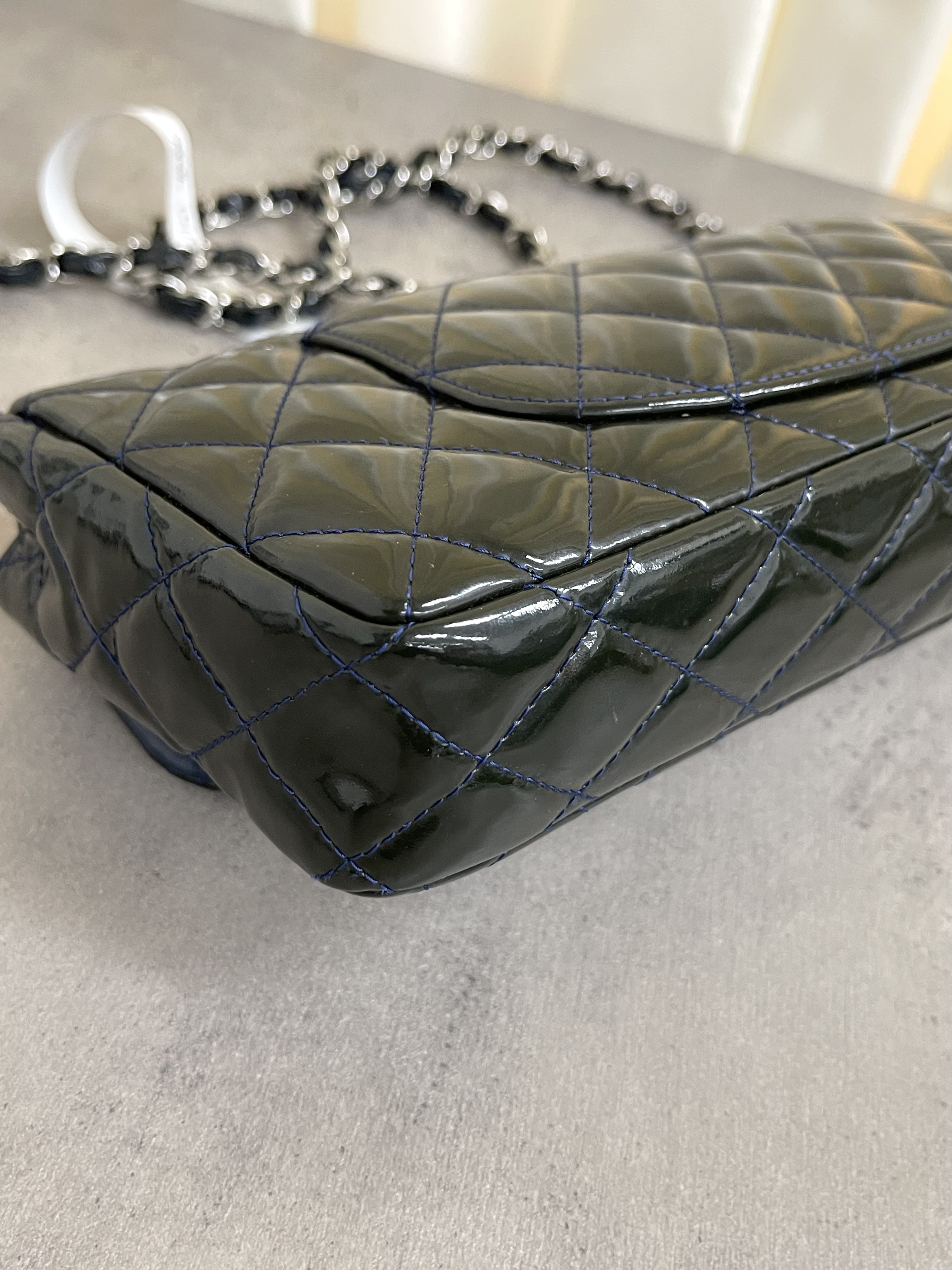 Pre-owned Chanel Patent leather CF/ Product Code: 26012402