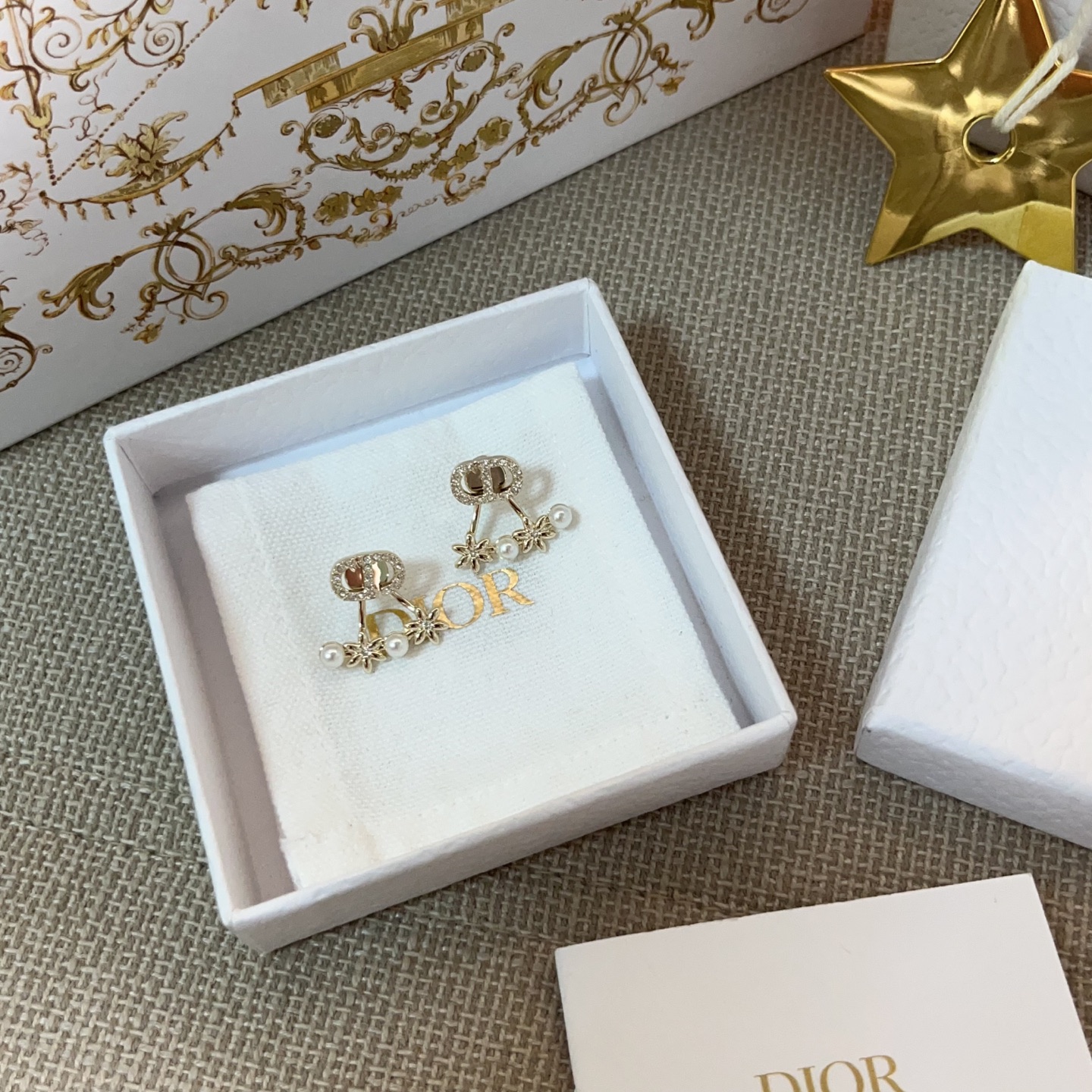 【原單】DIOR CD雛菊耳環 連禮盒