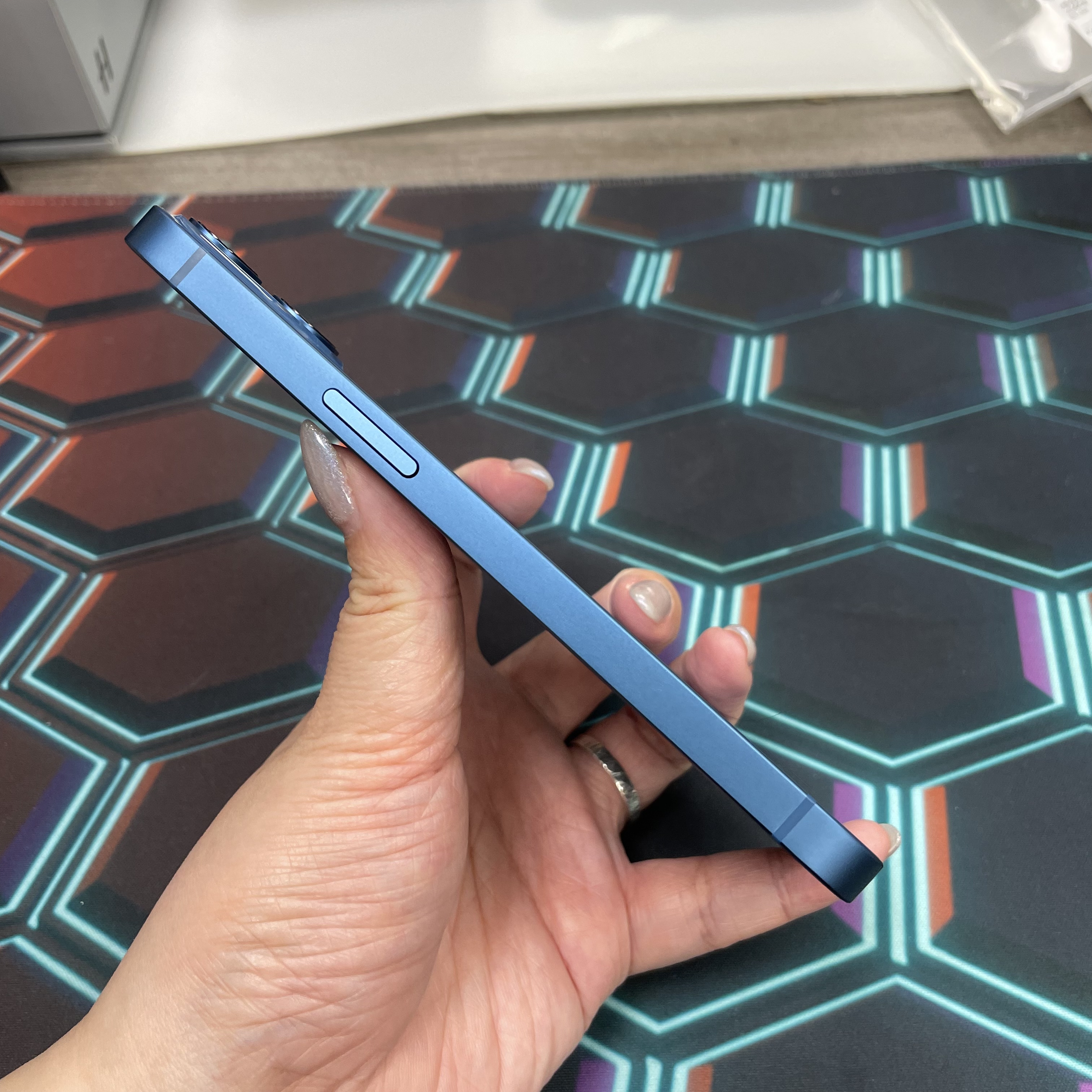 *6497 13 完美機 256GB 電100 藍色 blue