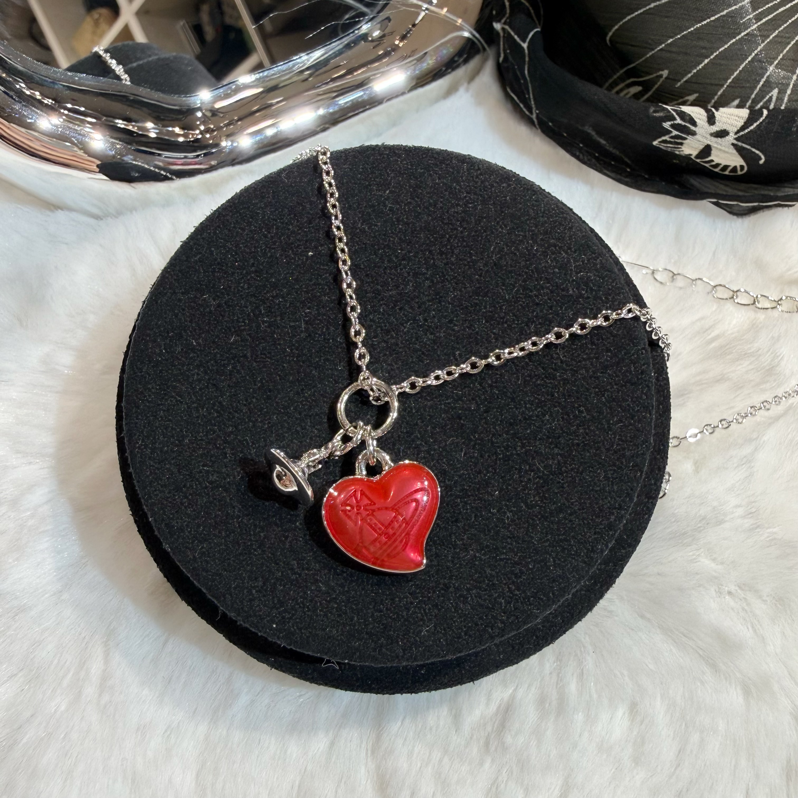 Vivienne Westwood necklace red heart/orb