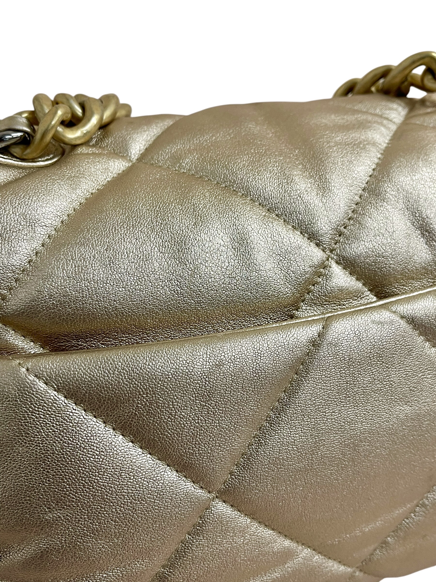 Pre-owned Chanel 19 Flap Bag / Product Code: 062203
