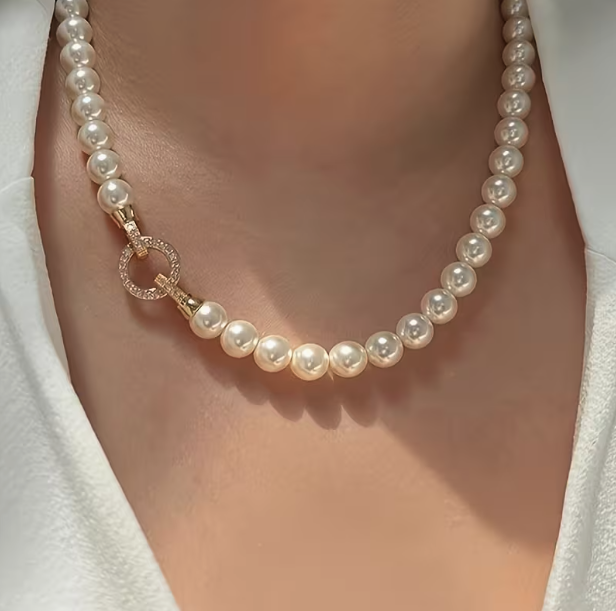 Dainty & Stament Pearl Necklace