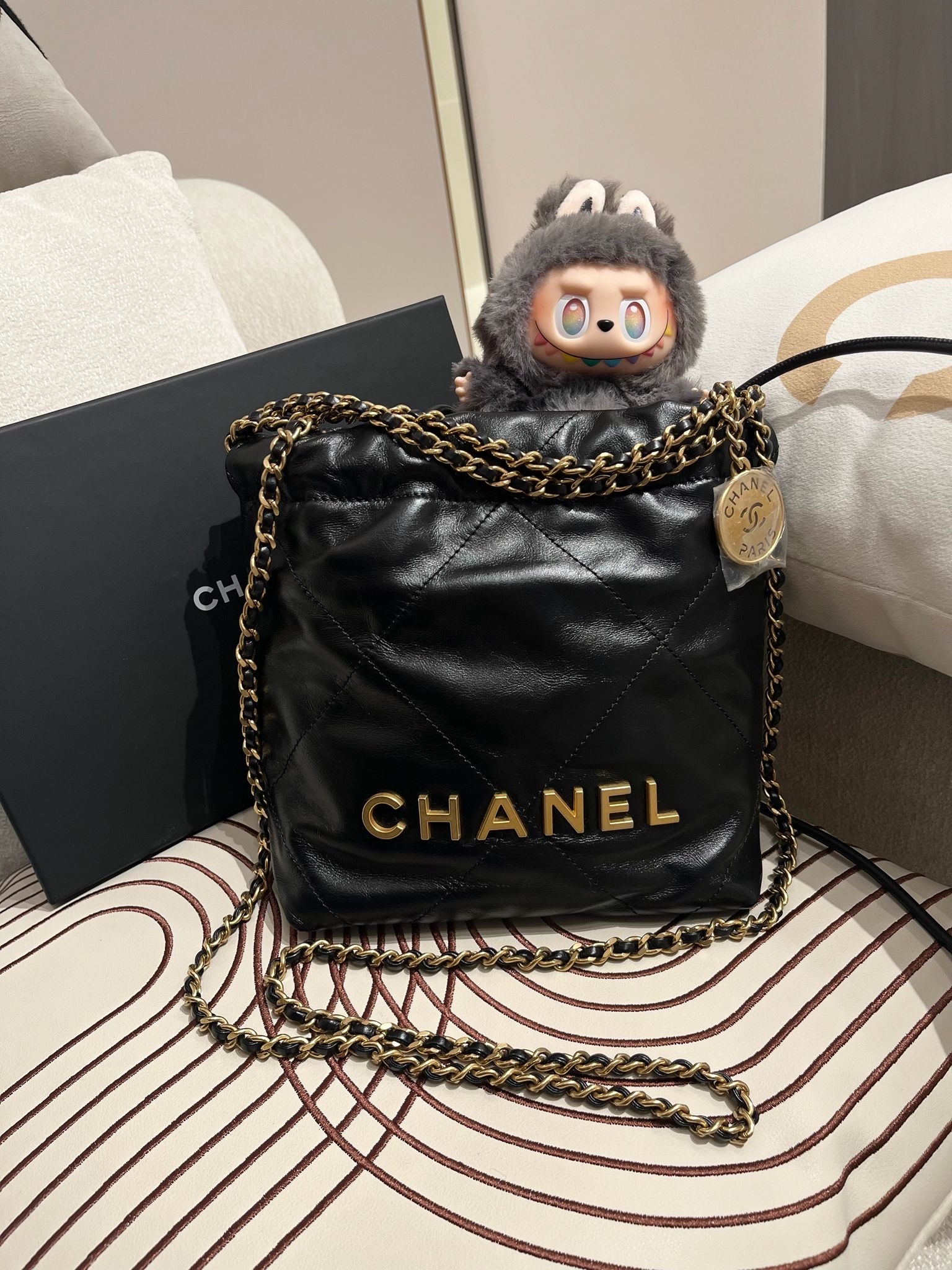未使用品 Chanel 22 Mini 黑金 100%Authentic, Unused ✅晶片✅dust bag✅Box