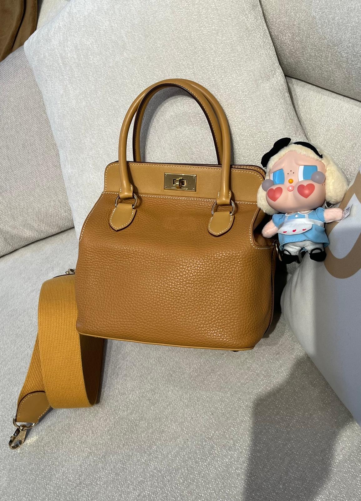 Hermes Toolbox 20 Stamp Y 芝麻色金扣 100%Authentic, 95%New ✅Dust bag ✅Box