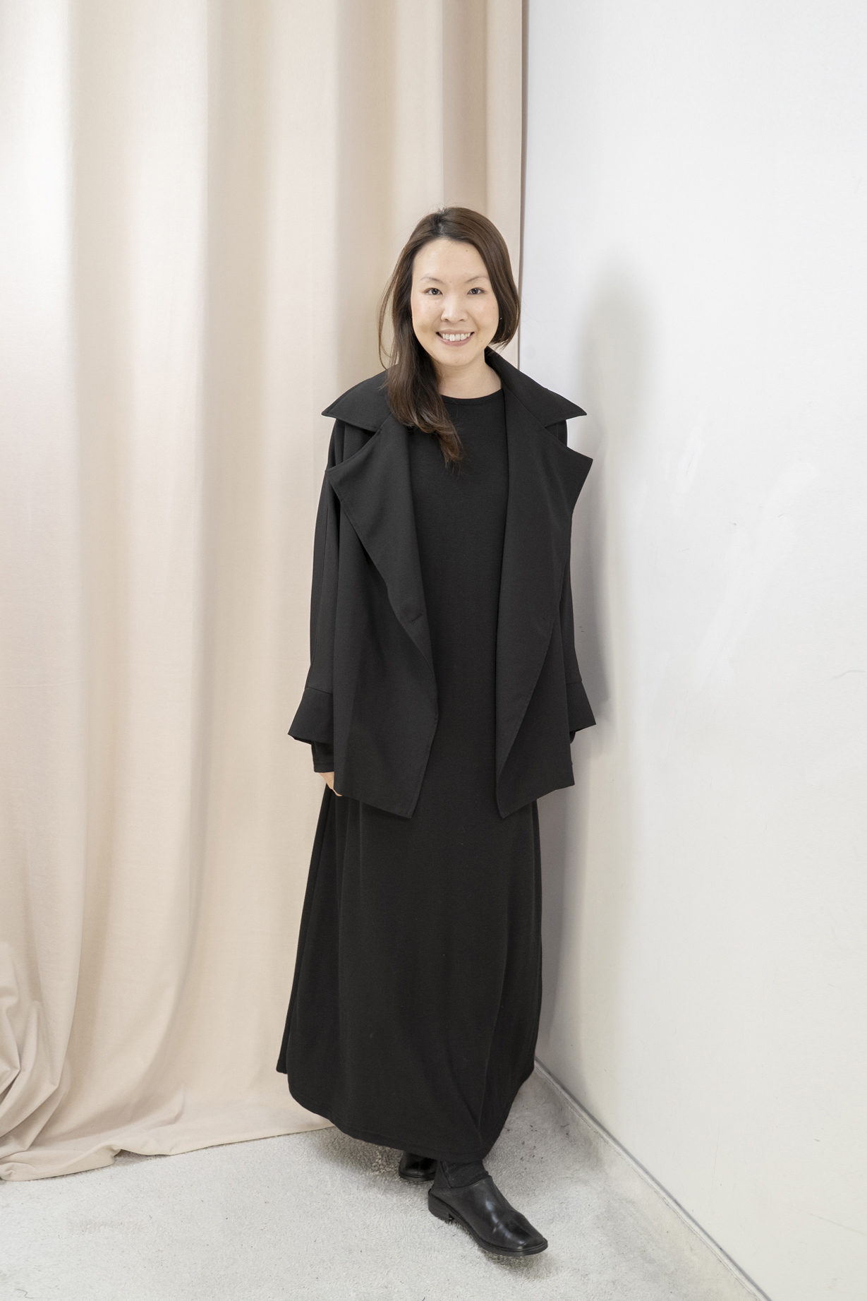 柔軟針織長版連身裙（黑色）