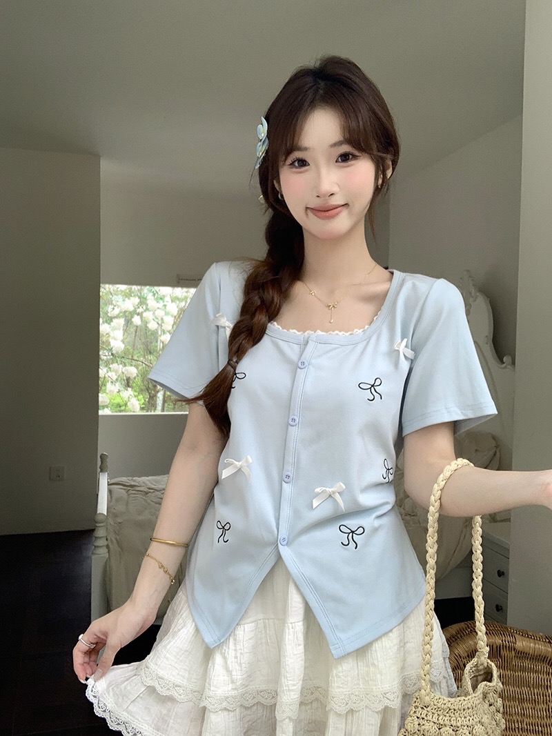 B27(24008) 韩系甜美风蕾丝花边领立体与印花蝴蝶结5色上衣