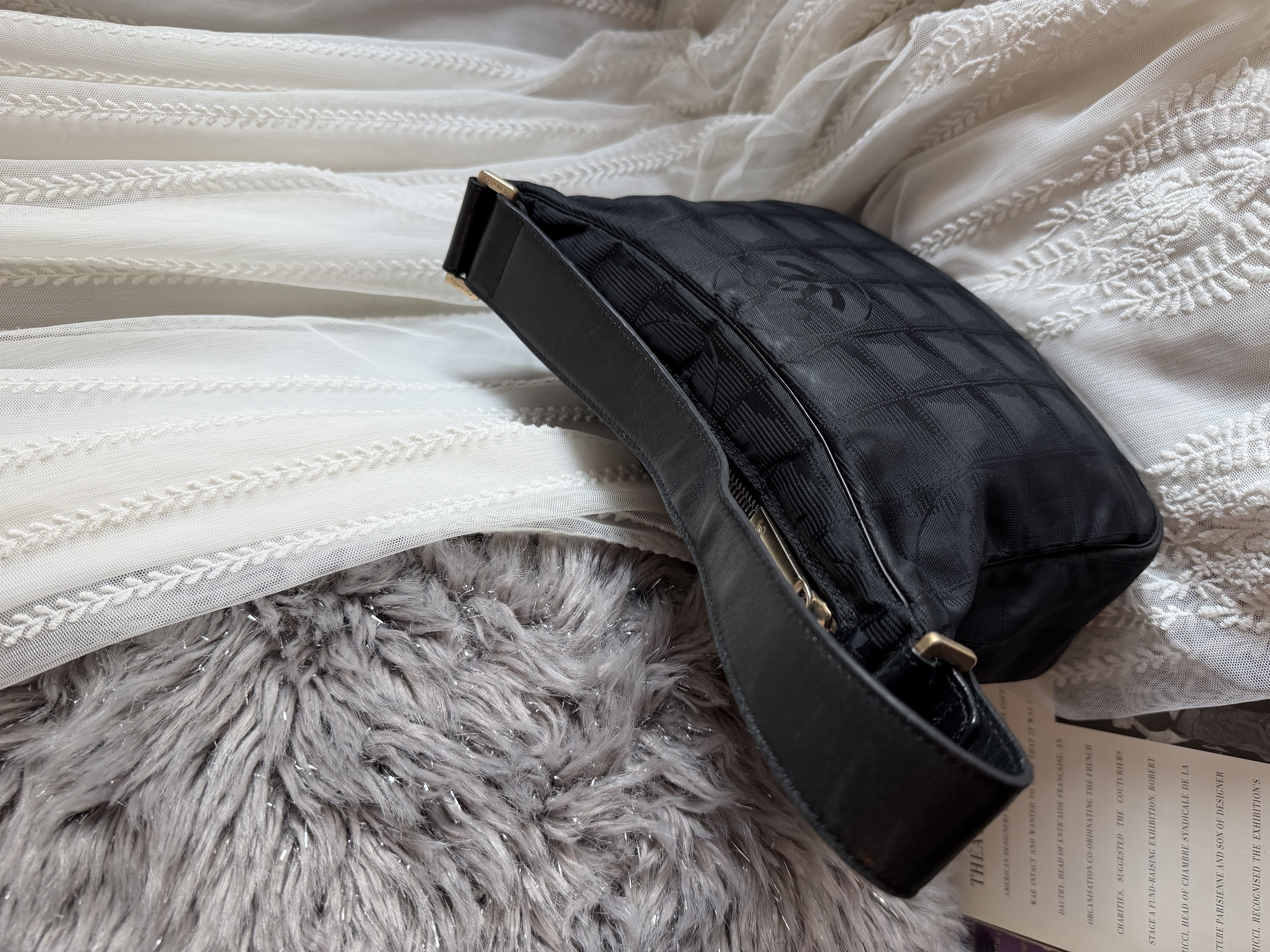 vintage chanel black jacqurd shoulder bag / pochette 