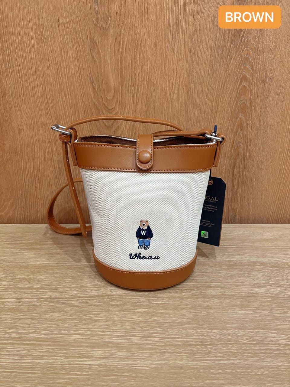 WHB25 WHO.A.U: Steve Bucket Bag