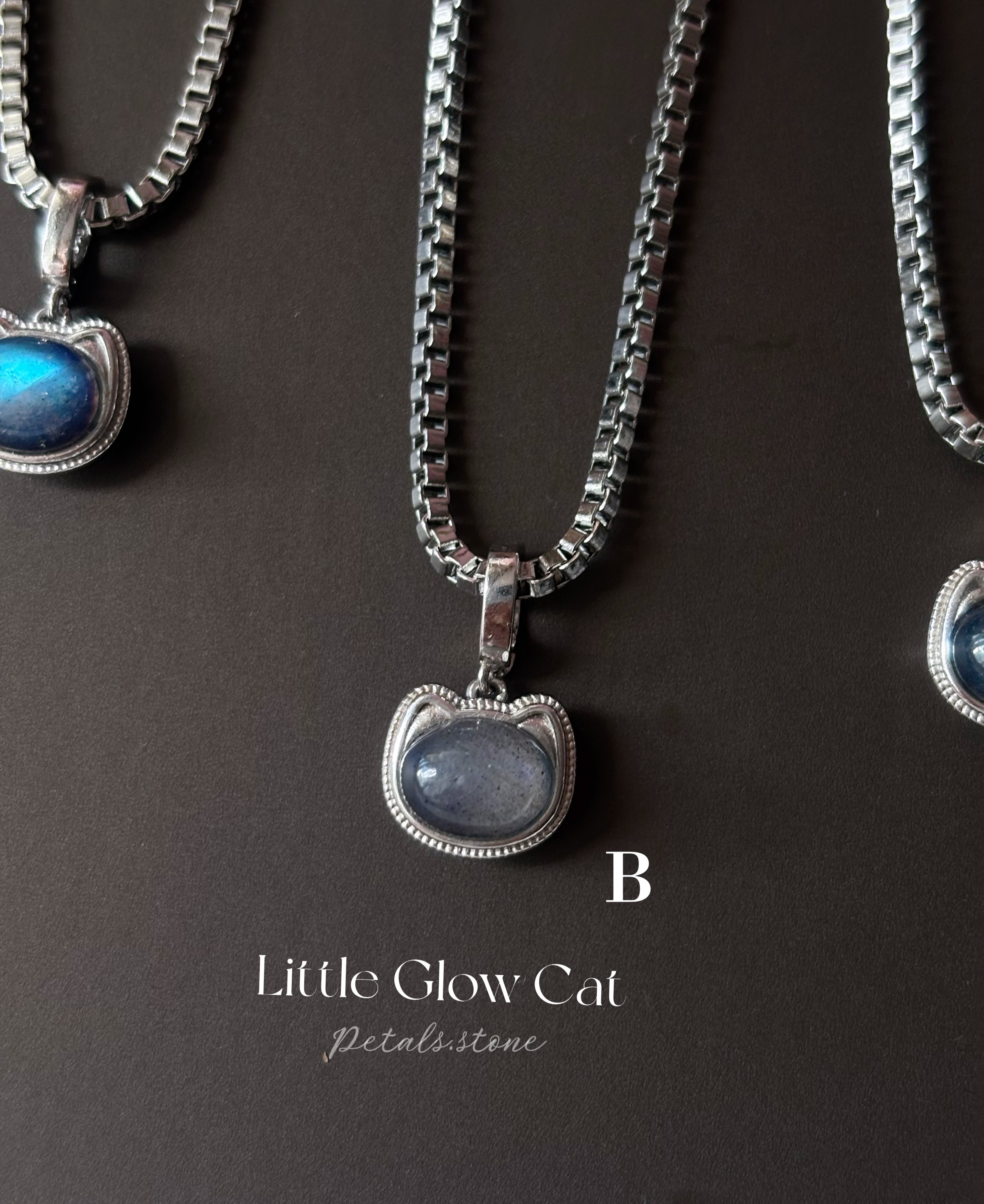 Little Glow Cat｜拉長石貓貓頸鏈💙