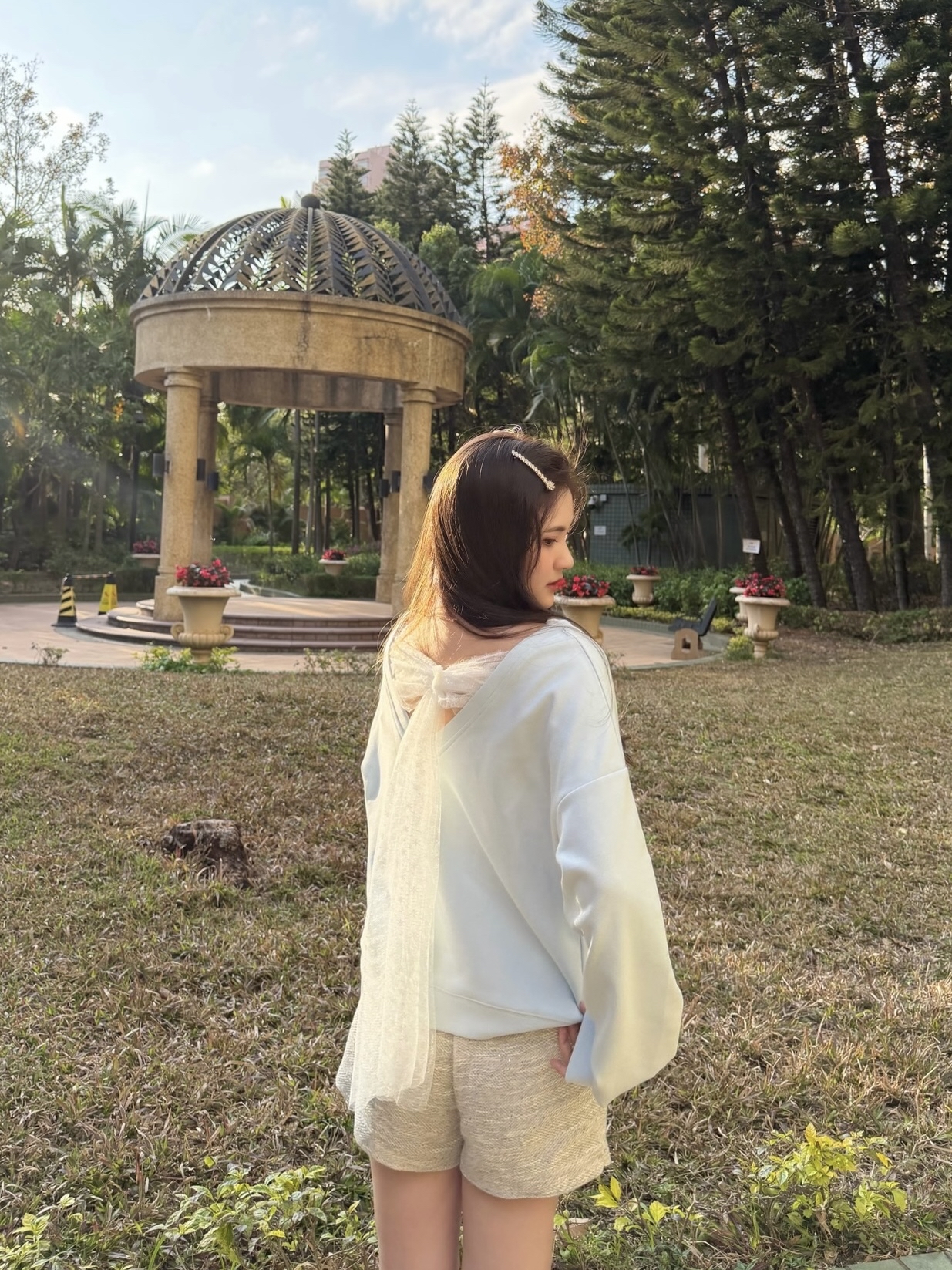 #HANNA-made# The Snowflake Back-Bow Sweatshirt