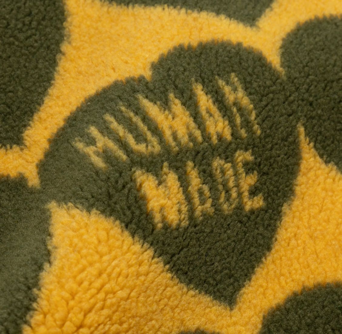 Human made 心形羊毛毯披肩 上身很好看 顏色：黑色/olive