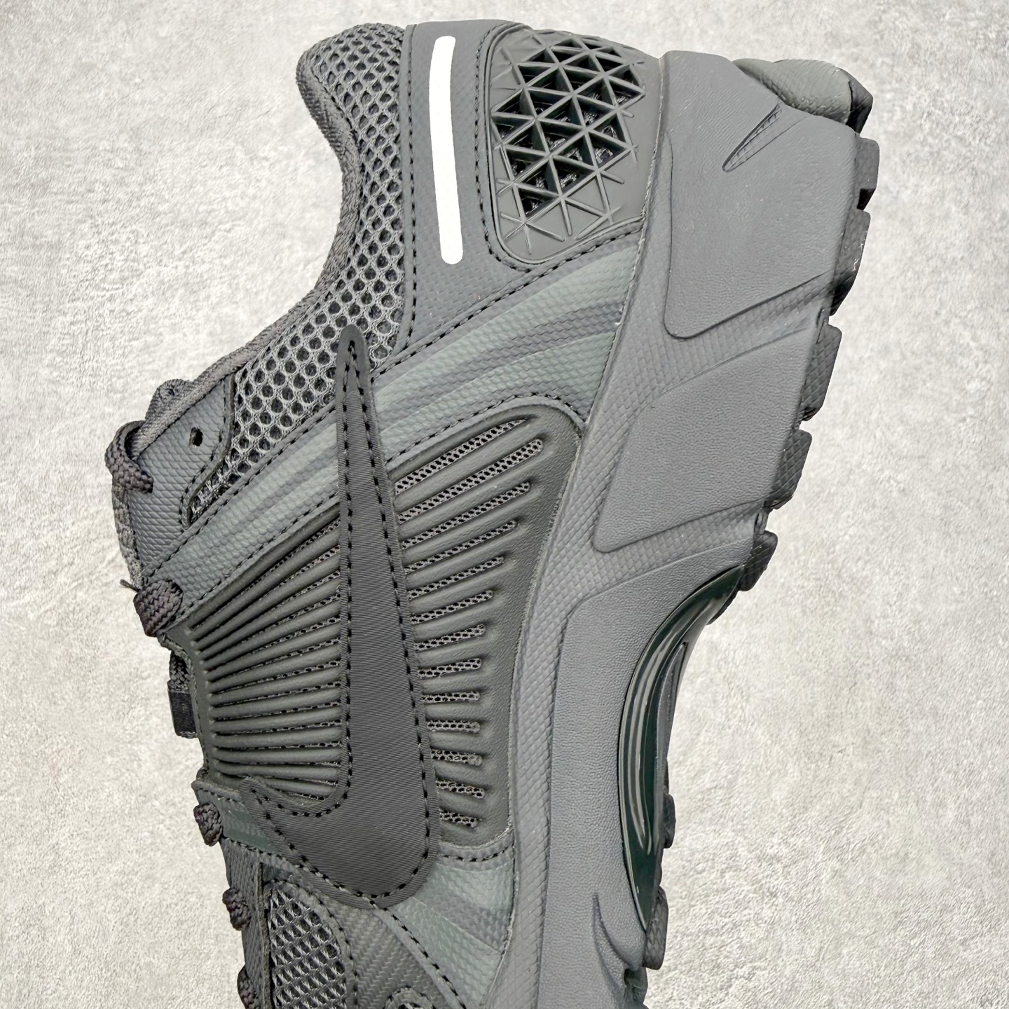 Nike Air Zoom Vomero 5 FQ7079-002 