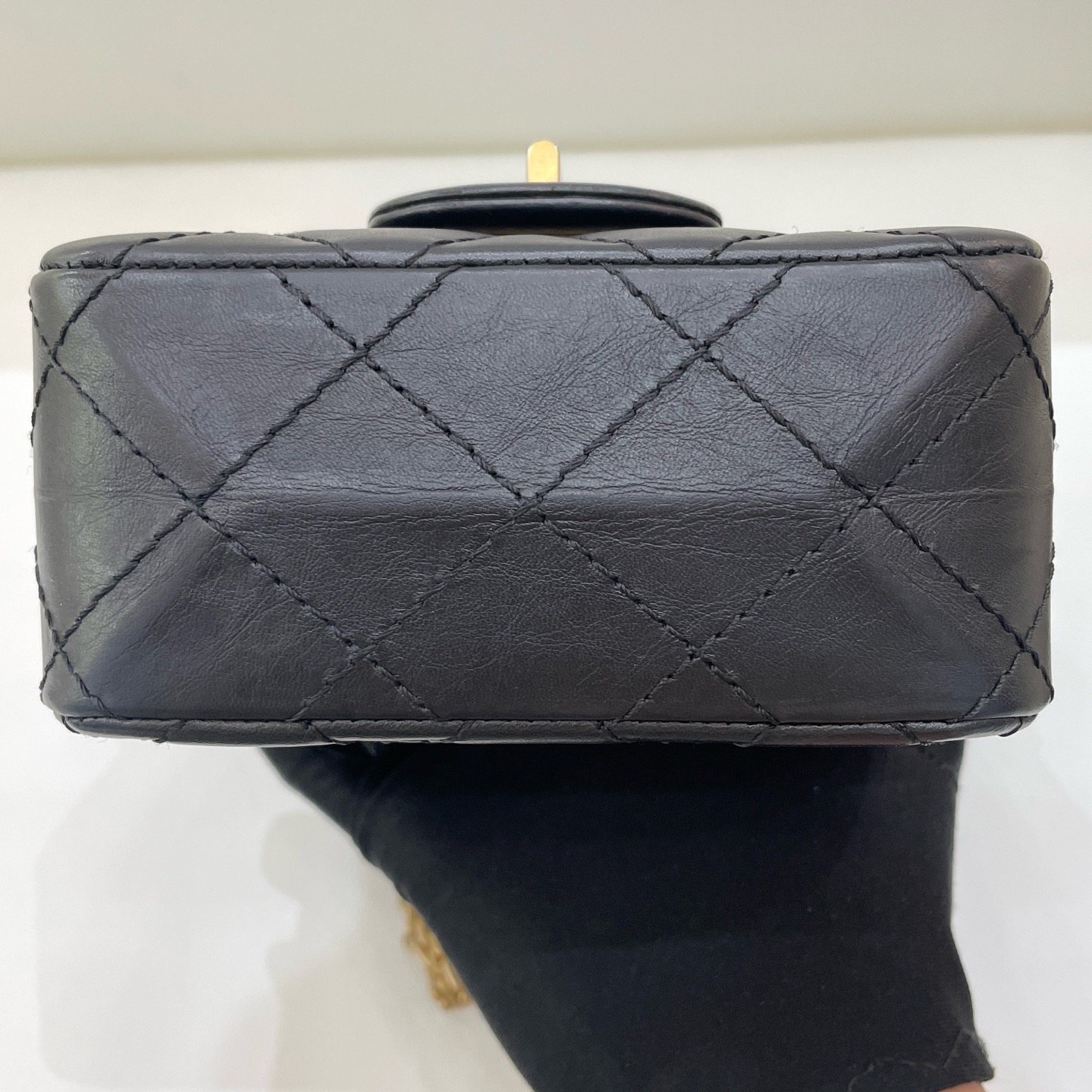 【預訂貨品】鐳射30開👜 Chanel黑金mini 手機包 