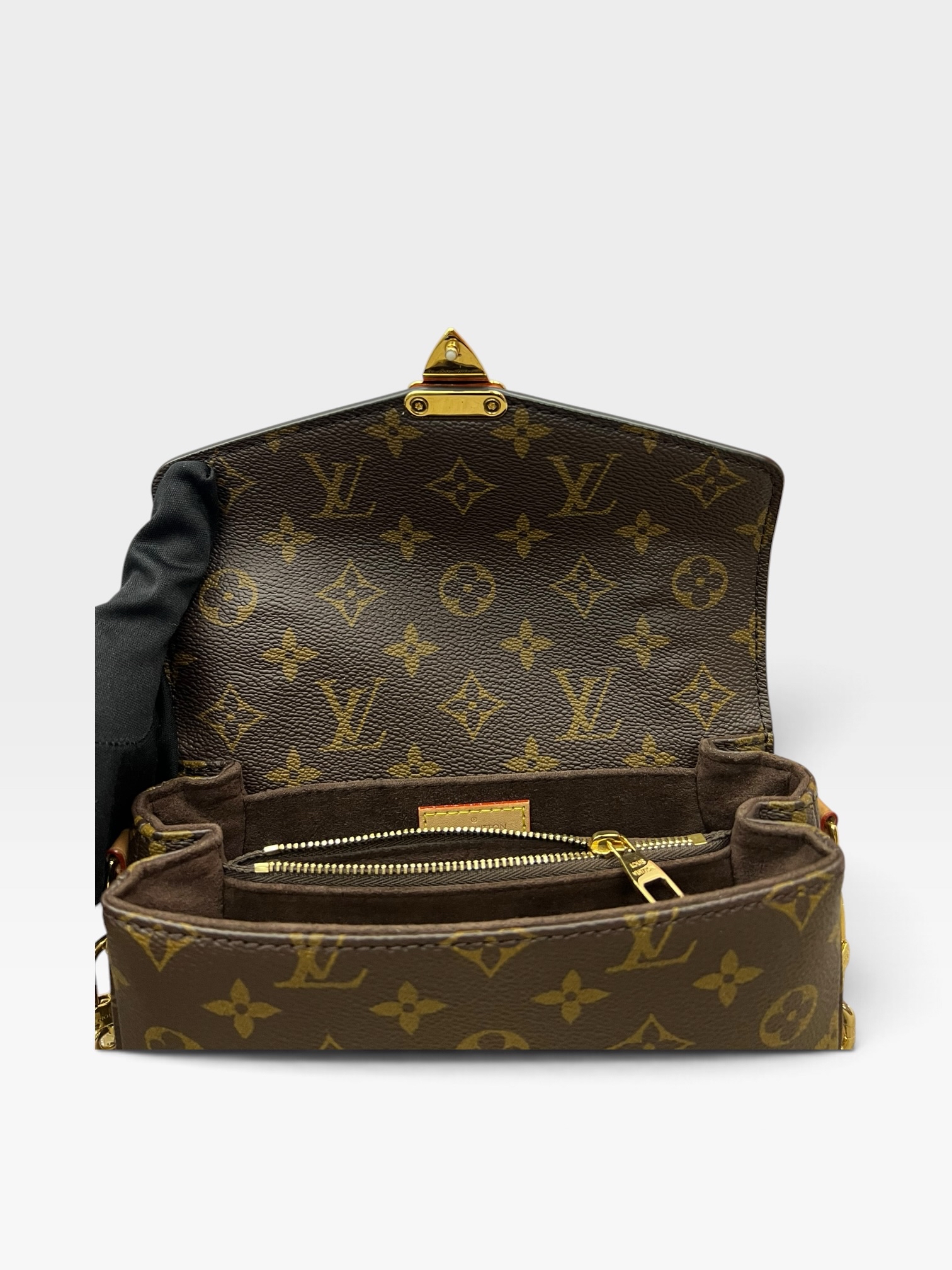 Pre-Owned Louis Vuitton Pochette Monogram /Product Code: 102710