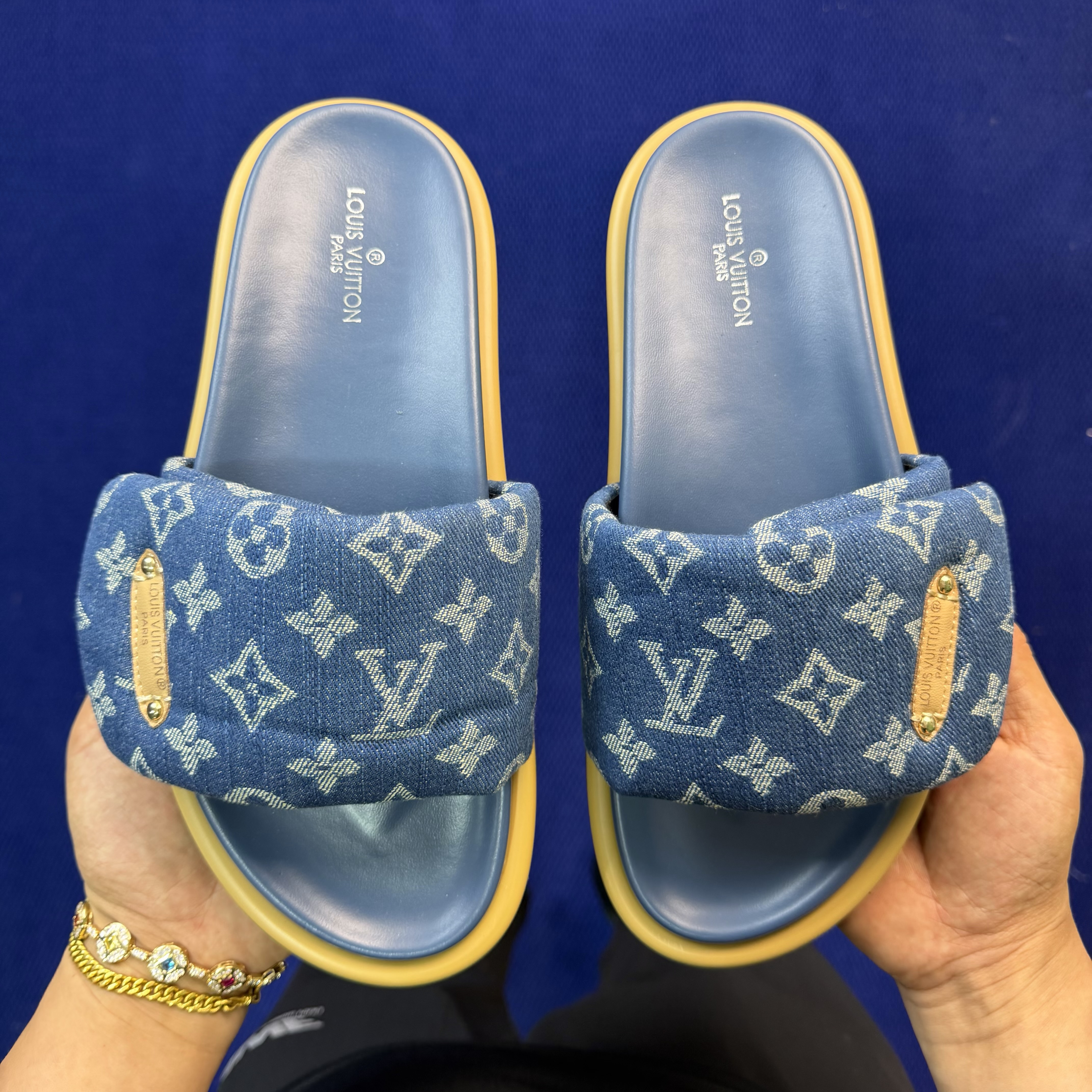 Louis Vuitton LV Pool Pillow Comfort Mule