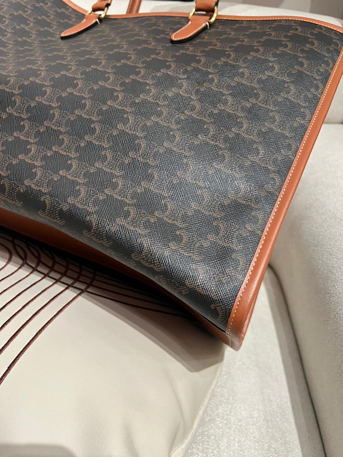 Celine horizontal cabas Triomphe Canvas Tan 100%Authentic, 98%New 