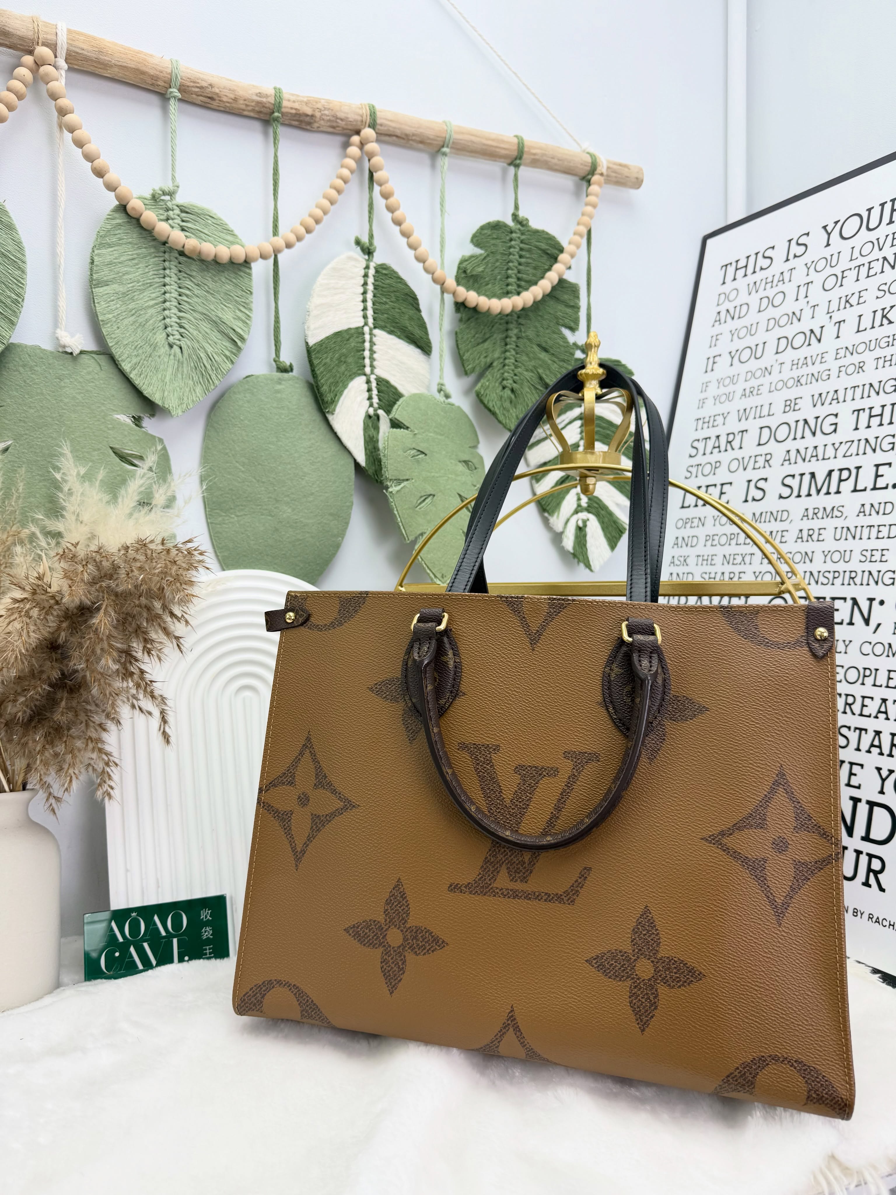Lv👜 PRE OWNED 🛍️onthego中號 焦糖雙面大花拼色 tote 🤎