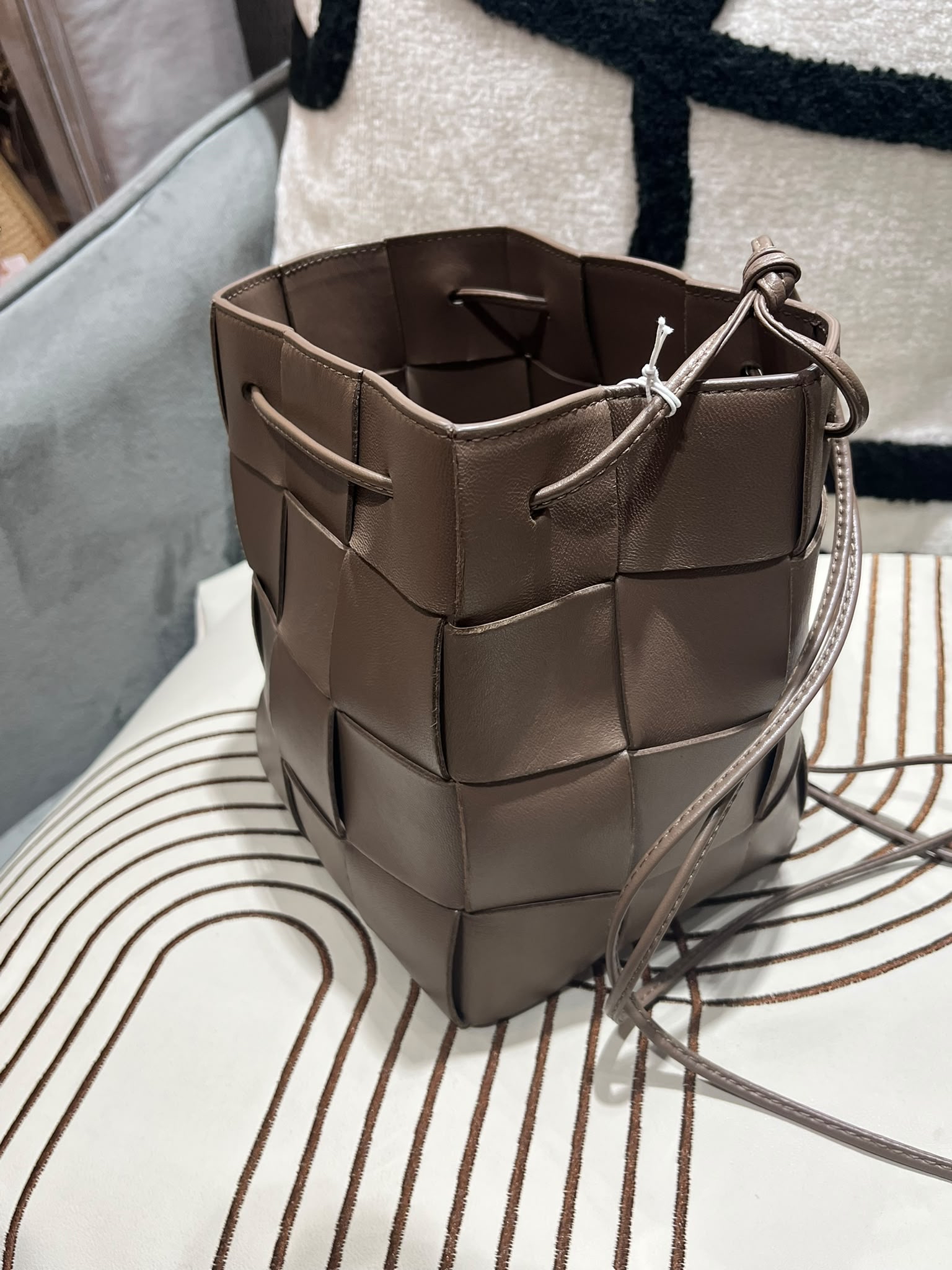 Bottega veneta BV intrecciato bucket bag 100%Authentic,95%new
