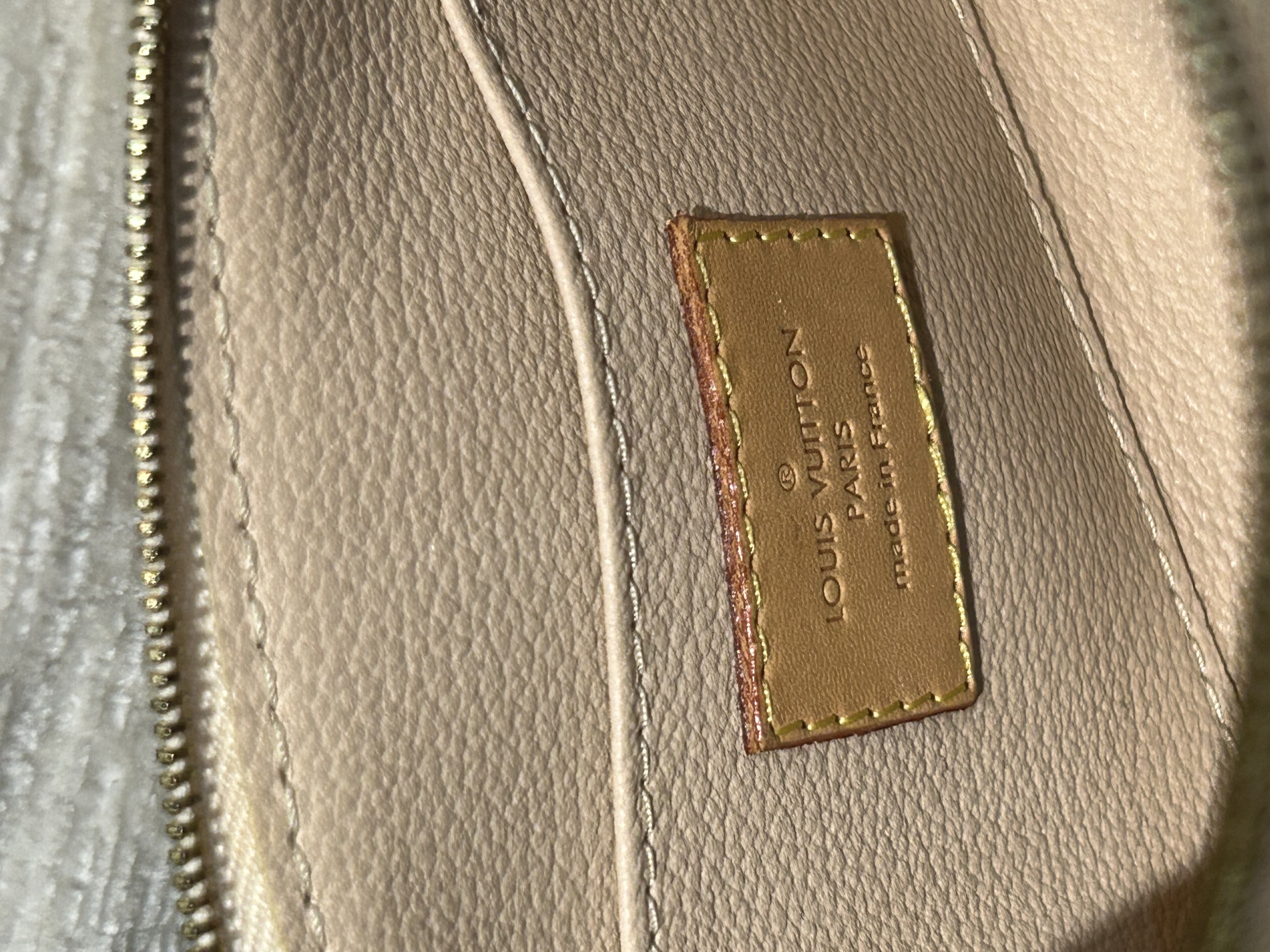 LV cosmetic Pouch 白色棋盤格化妝袋 PM 100%Authentic, 95%New