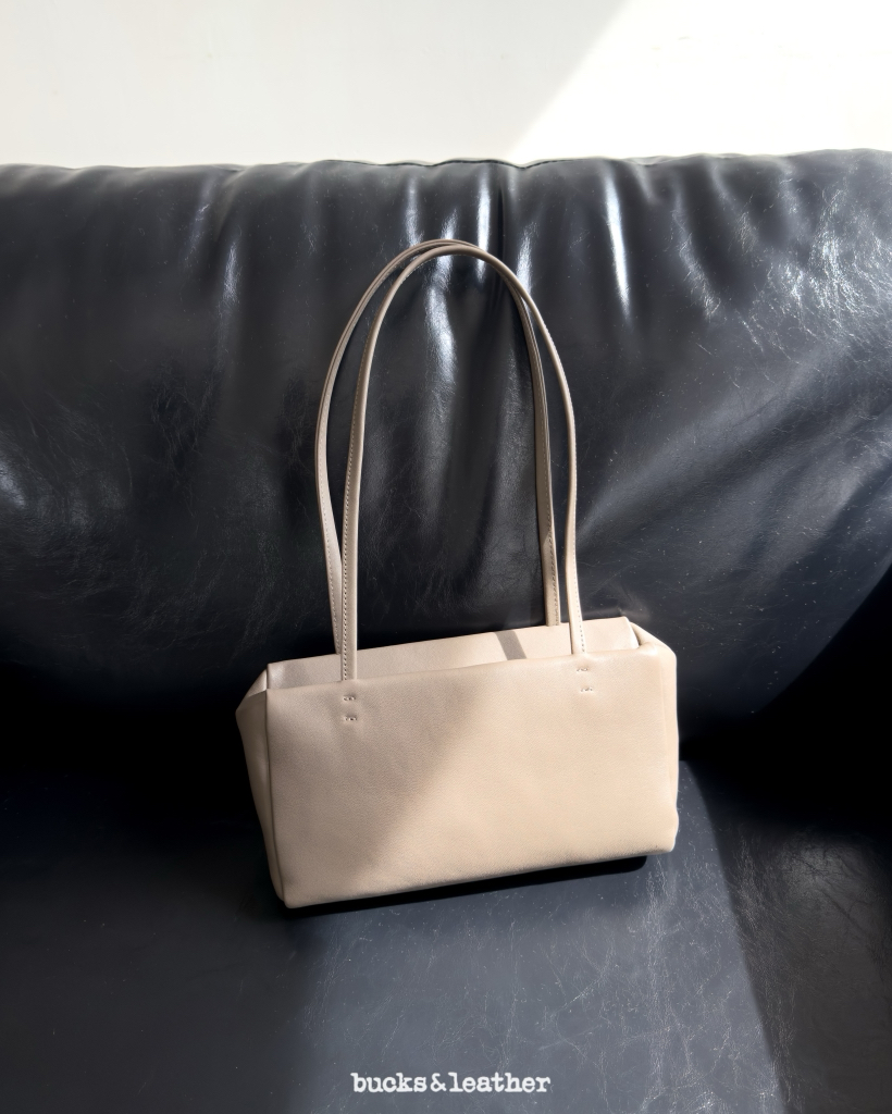 【26FW 】預訂_Slim Shoulder Bag By Bucks & leather
