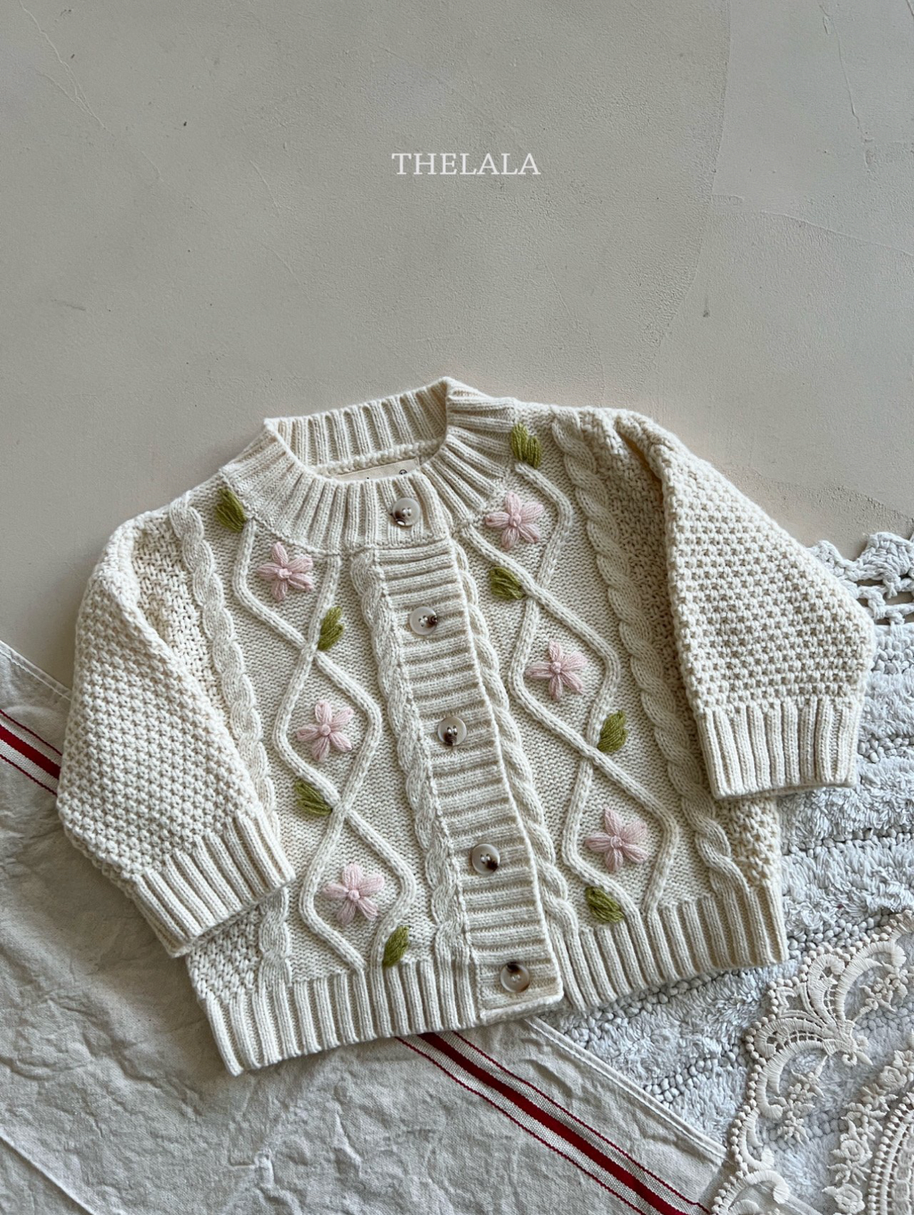 🌸預訂 韓國直送🌸🇰🇷THELALA花卉繡線麻花針織開襟外套