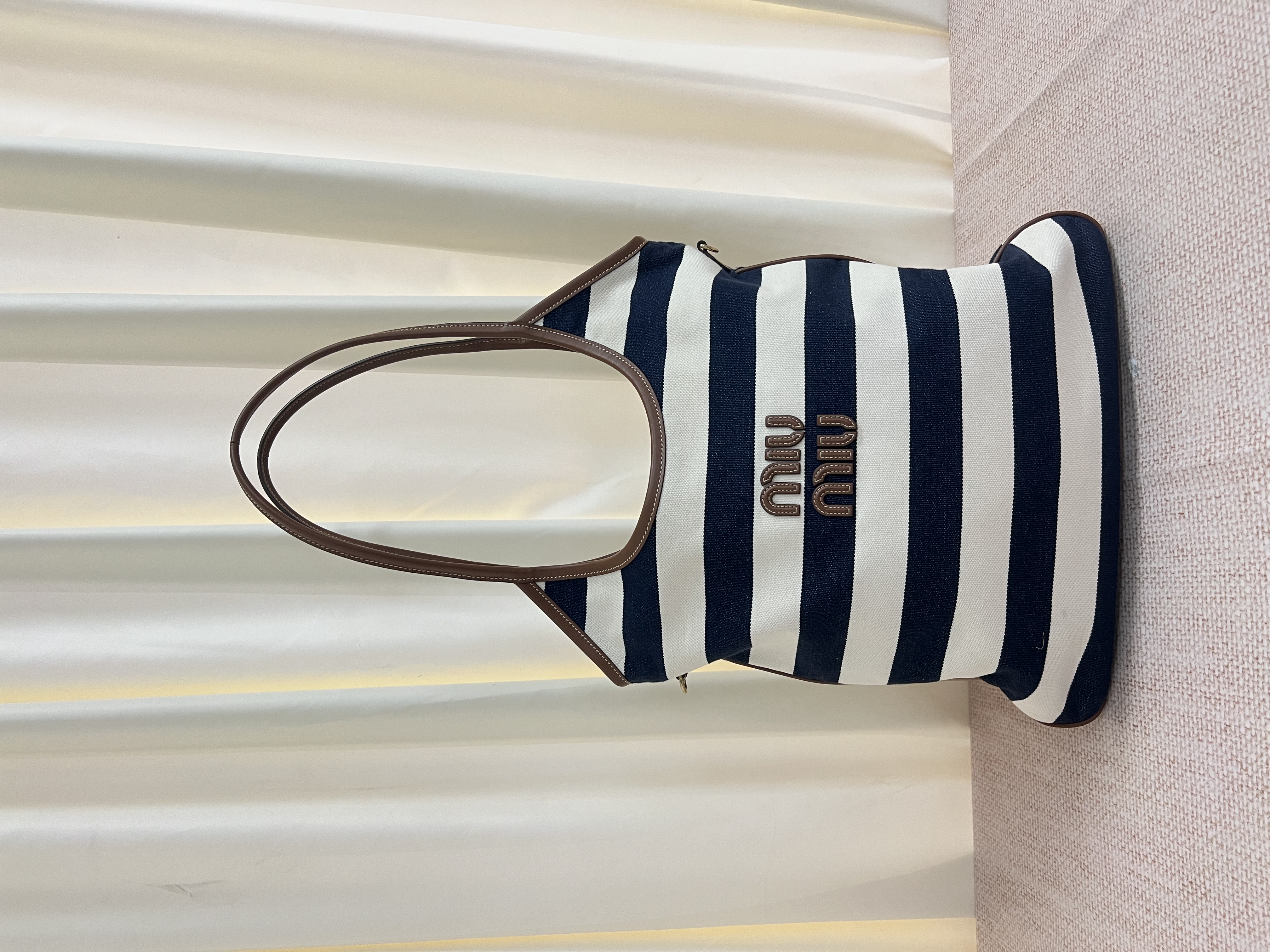 Pre-Owned MIUMIU Tote Bag