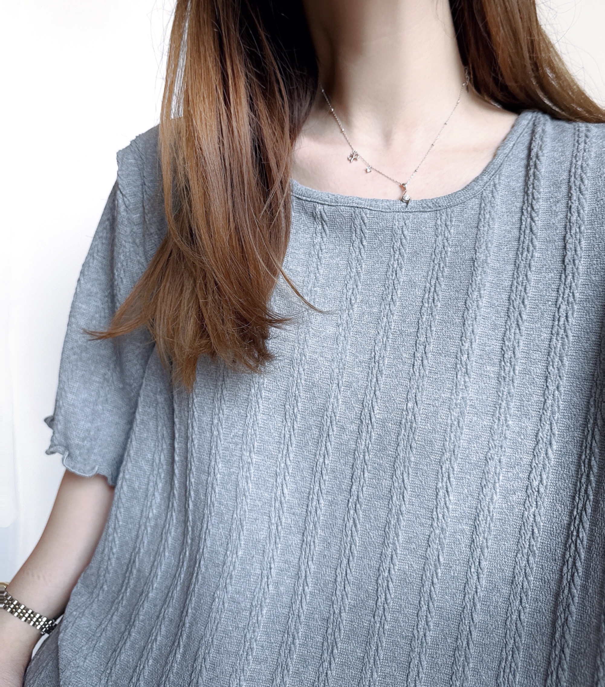 必備木耳邊扭紋針織Top 