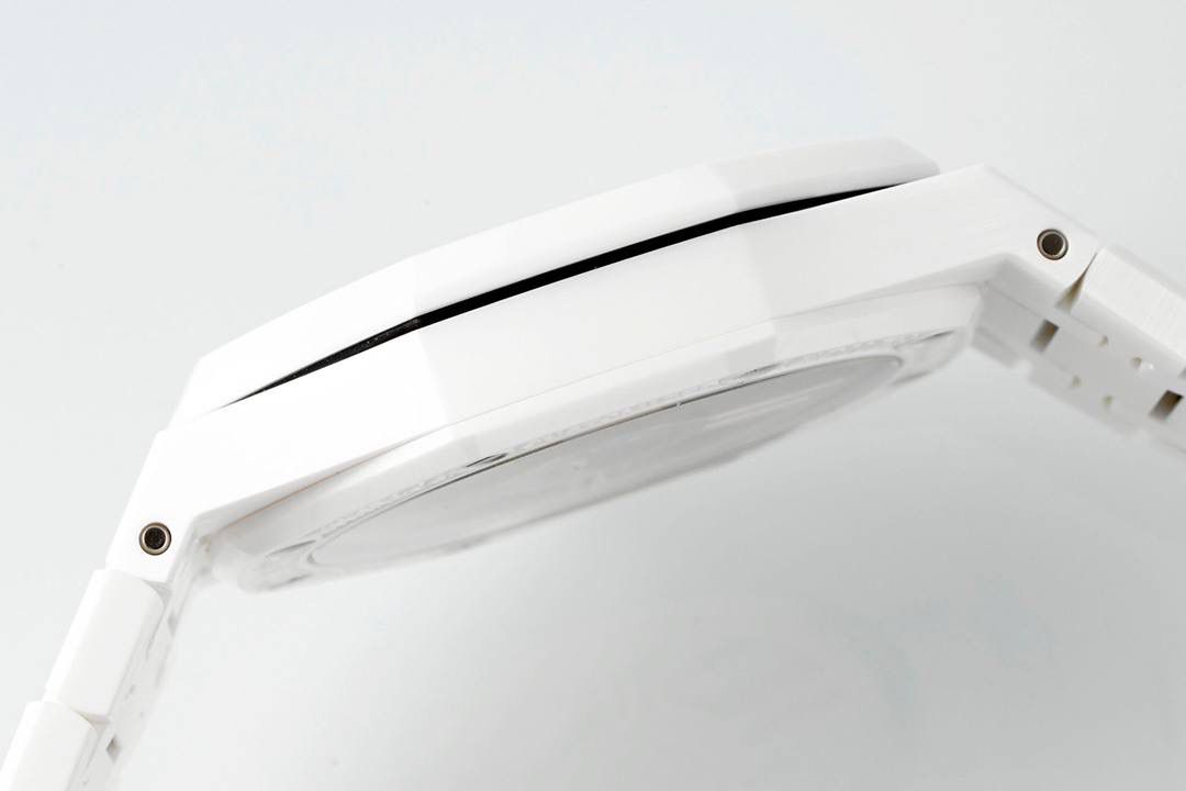 🚀新品爱彼15500全陶瓷款式全新到货，凭借陶瓷材质与cal.4302一体机复杂功能的结合，成为工艺与创新的典范，既延续了皇家橡树的经典美学，又突破传统材质限制，堪称现代高级制表的标杆之作