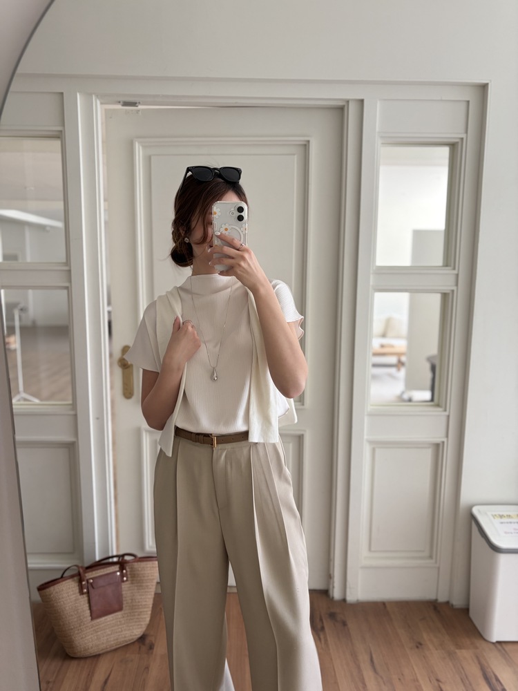 Timeless Pleated Flow Pants (Beige)