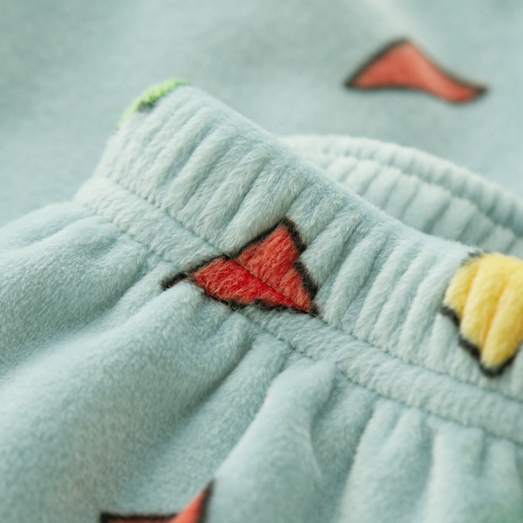 💚代購 台灣直送💚正版授權 蠟筆小新滿印絲絨長袖家居服上下套裝