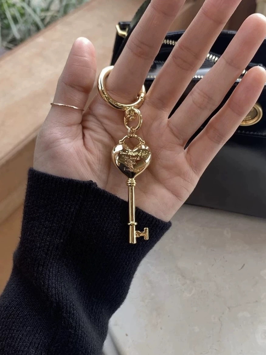 𝒀𝒐𝒖 𝑫𝒆𝒔𝒆𝒓𝒗𝒆𝒅 𝒕𝒐 𝒃𝒆 𝒍𝒐𝒗𝒆𝒅 Bag Charm