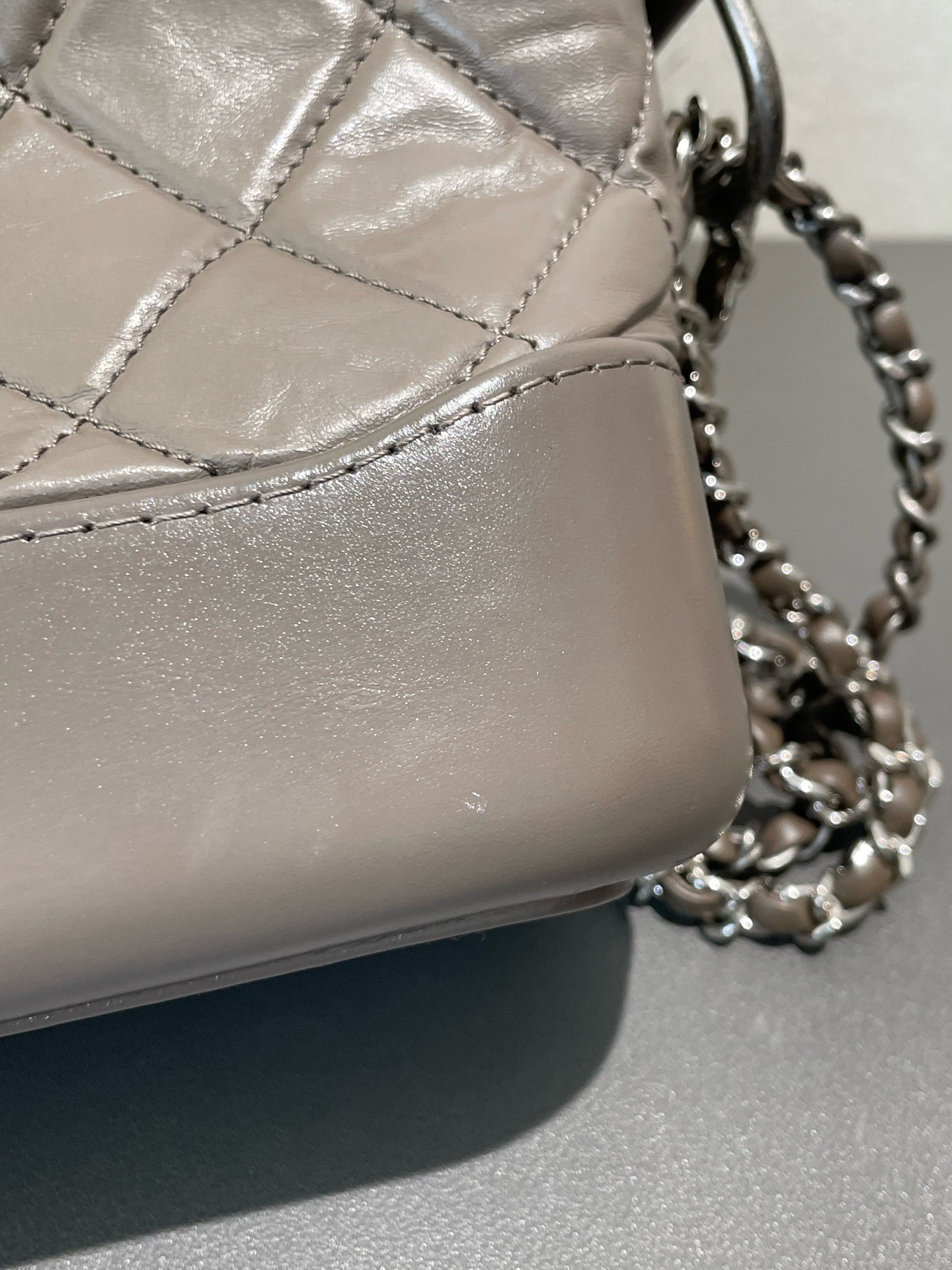 【預訂貨品】CHANEL 大象灰流浪包