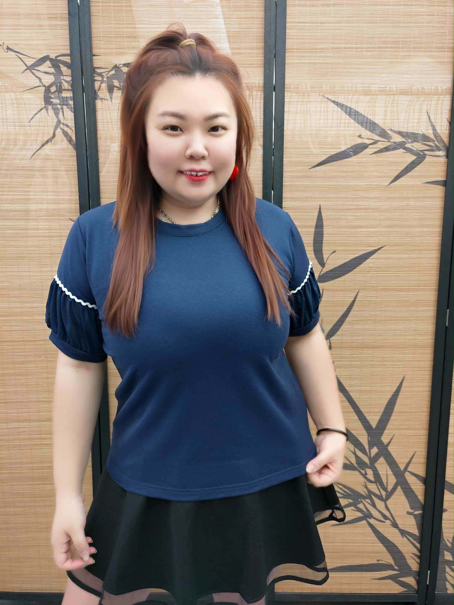 DDE13 K20008 袖子设计款单色上衣