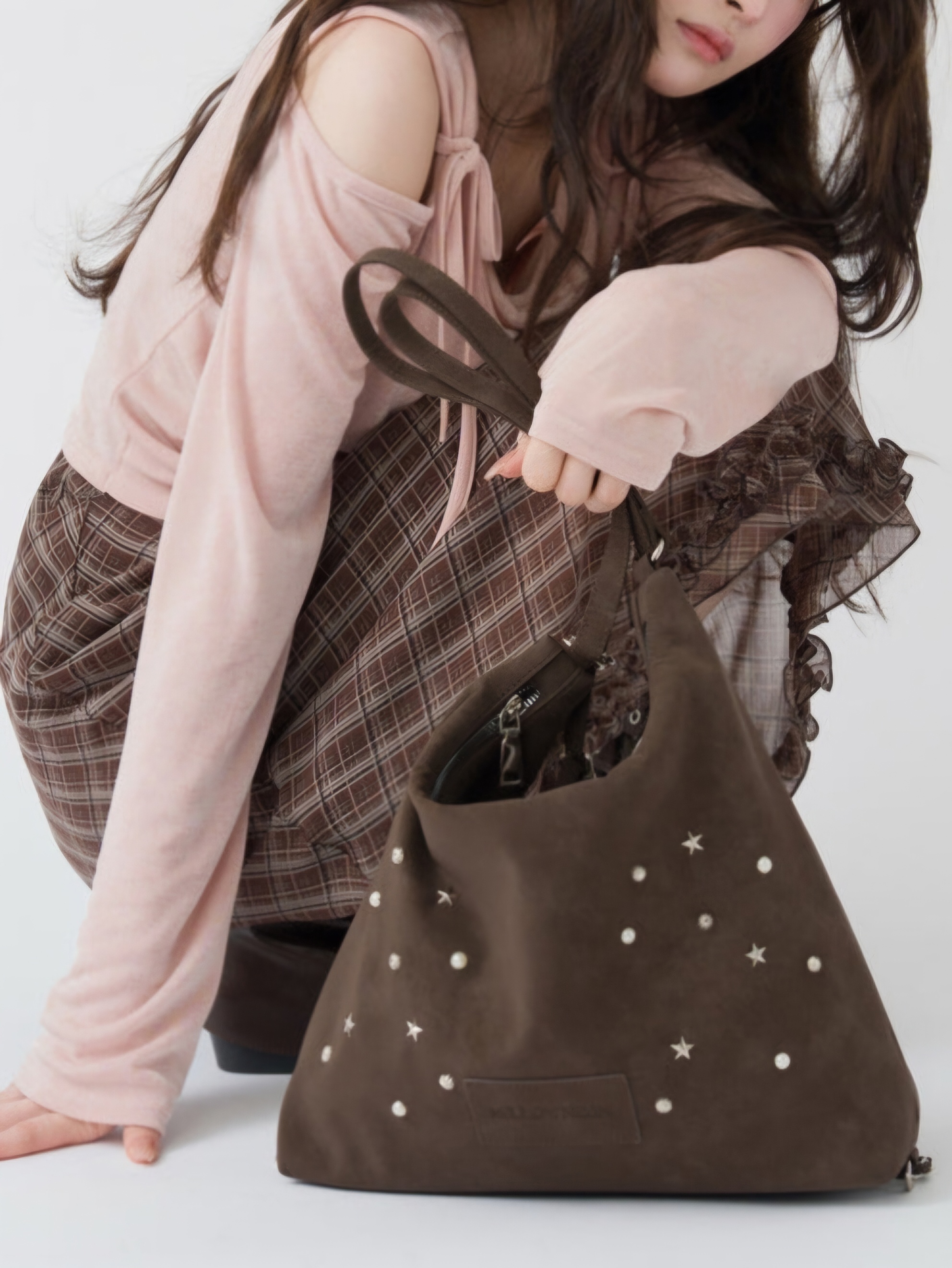 【✨️日本🇯🇵 MELLOWNEON 3 way studded bag 復古絨面窩釘袋✨️】【共2色：奶茶杏色/焦糖棕色】