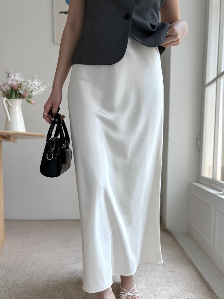 Satin Structured Skirt (Ivory)