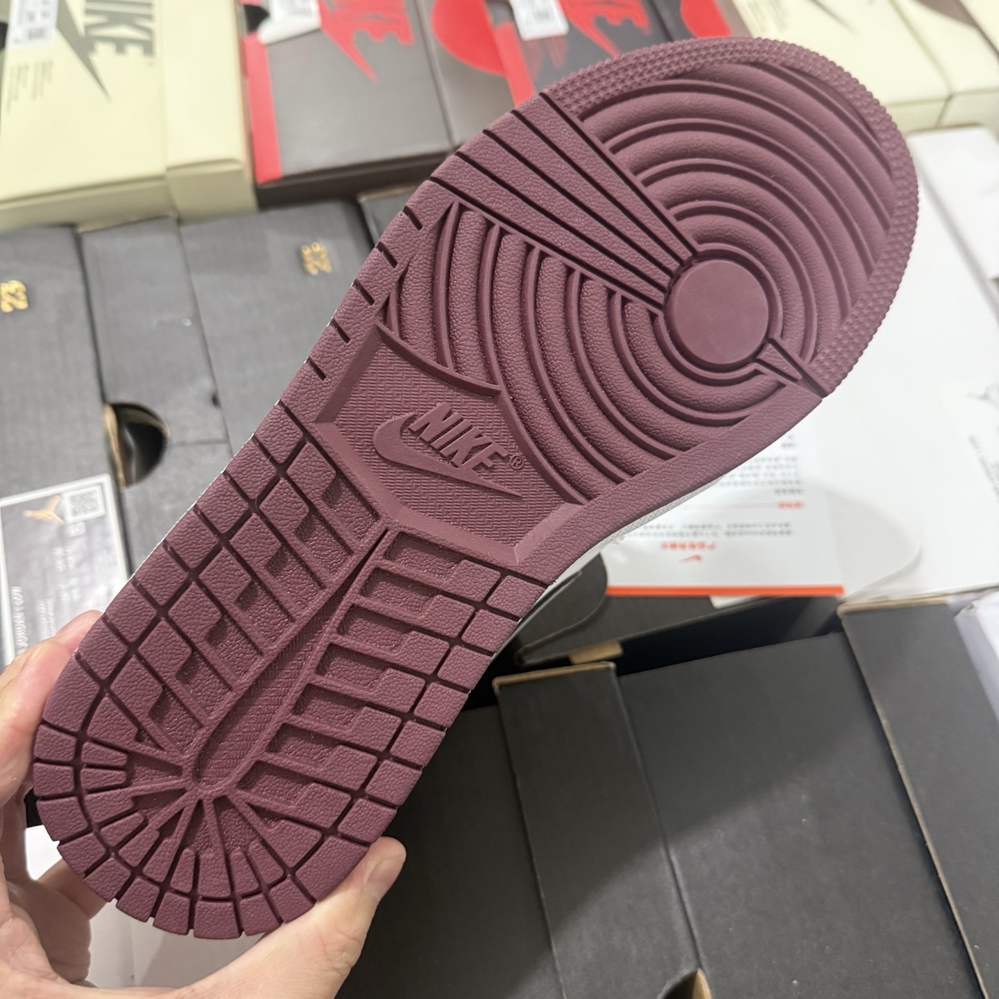 Nike Air Jordan 1 Low 553558-060