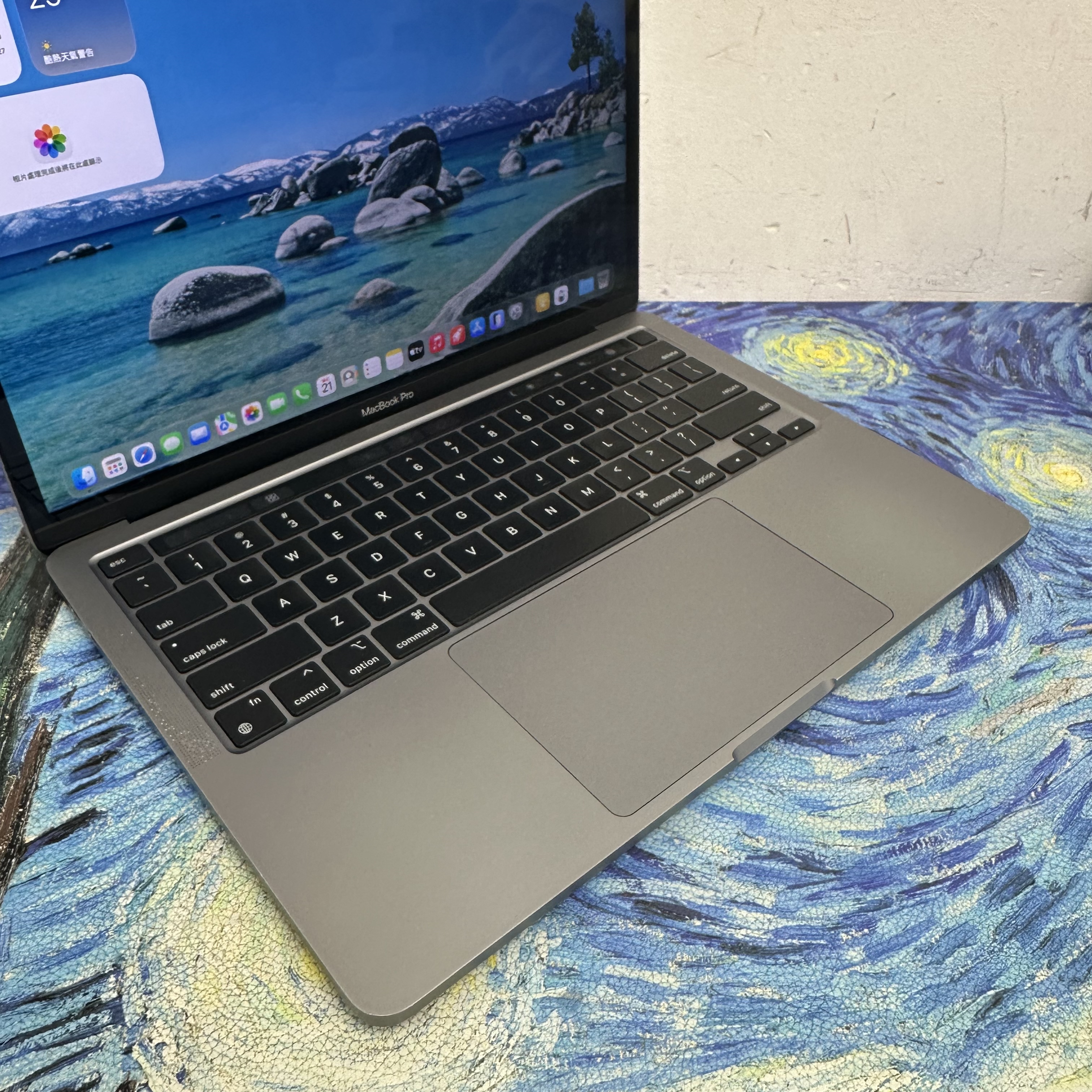 #5895 Apple MacBook Pro 2021/APPLE Retina/M1 CPU/8GB Ram/256GB SSD/Touch ID/13.3吋Mon/太空灰/ Gaming Laptop / Notebook/ Movie / Netflix / Office / Work / YouTube 