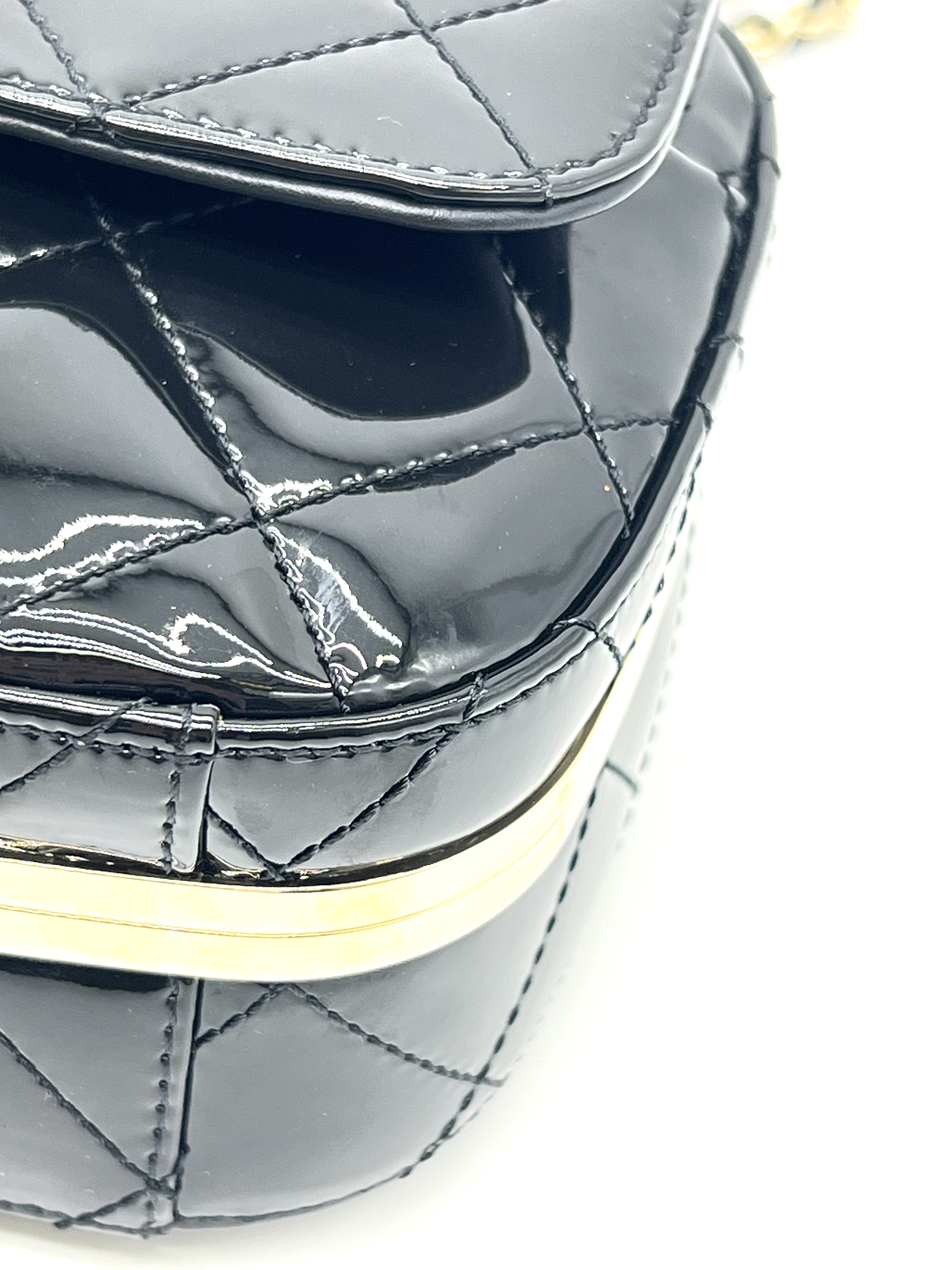 Pre-Owned CHANEL Matelassé Mini Camera Bag / Product Code: 26041507