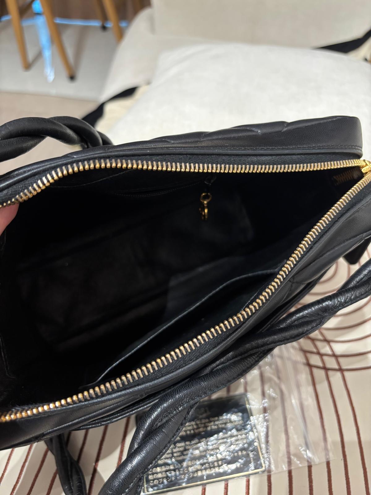 Chanel Vintage Shoulder bag 100%Authentic, 90%New ✅4card✅Dust bag