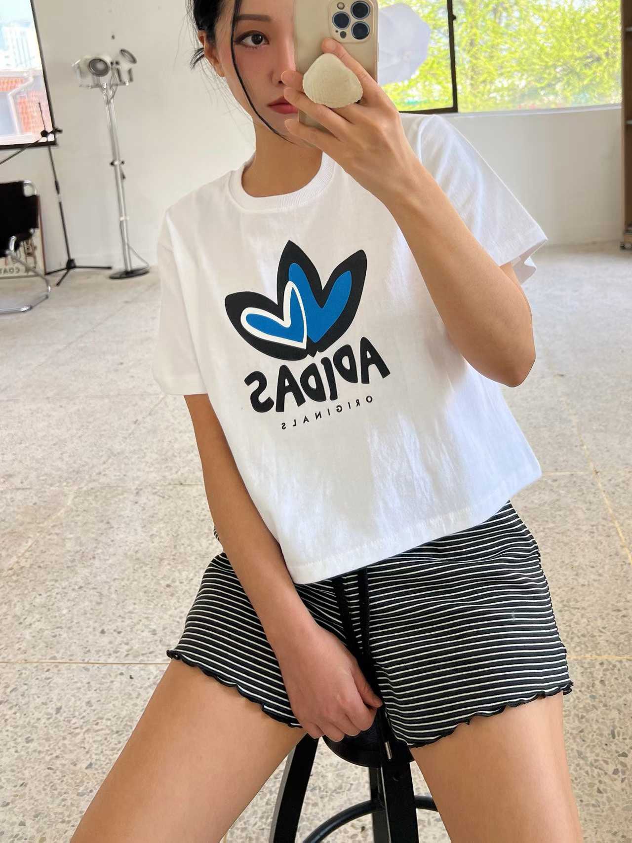 ＜限時預購＞變奏版三葉草 Tee  TW260307K01 《9/3截單，預計4月中旬到港》