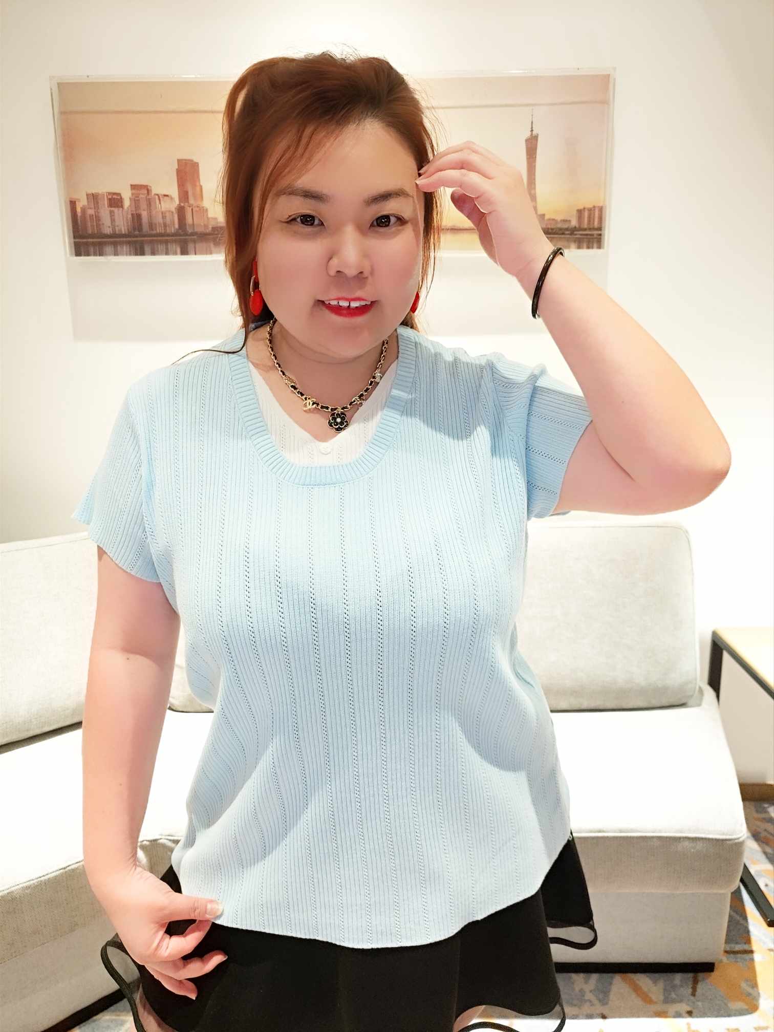 YCE06 1036 假两件式镂空针织上衣