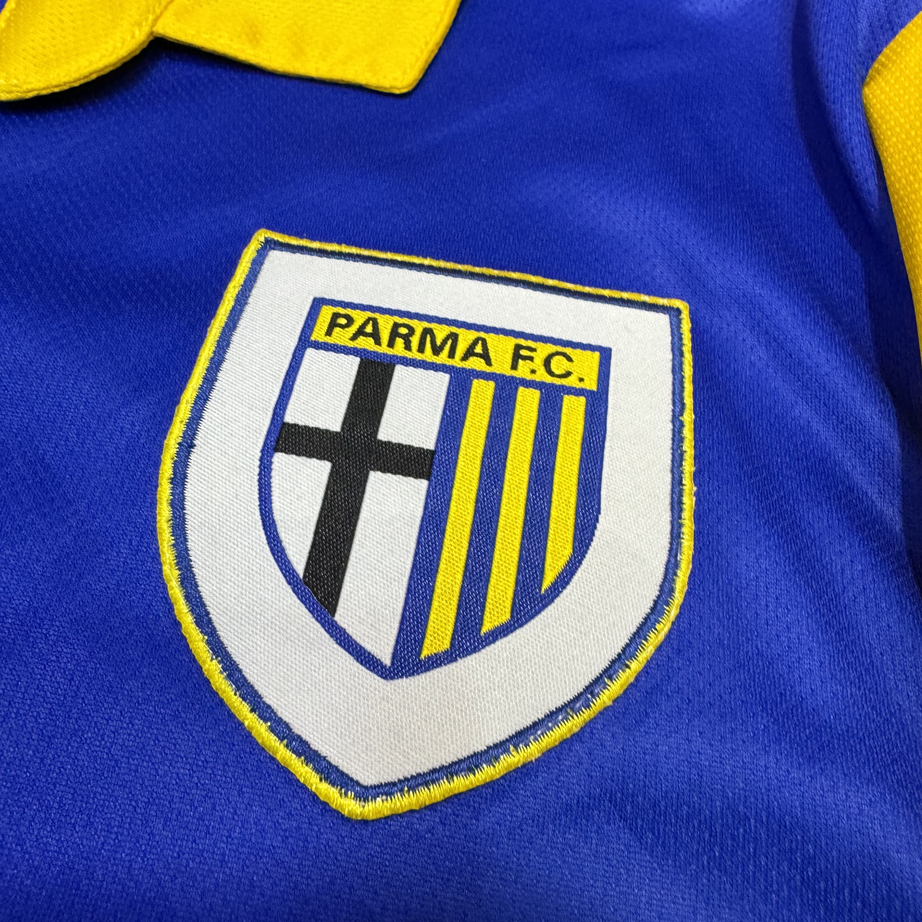 Parma 10/11 away shirt #9 Crespo 