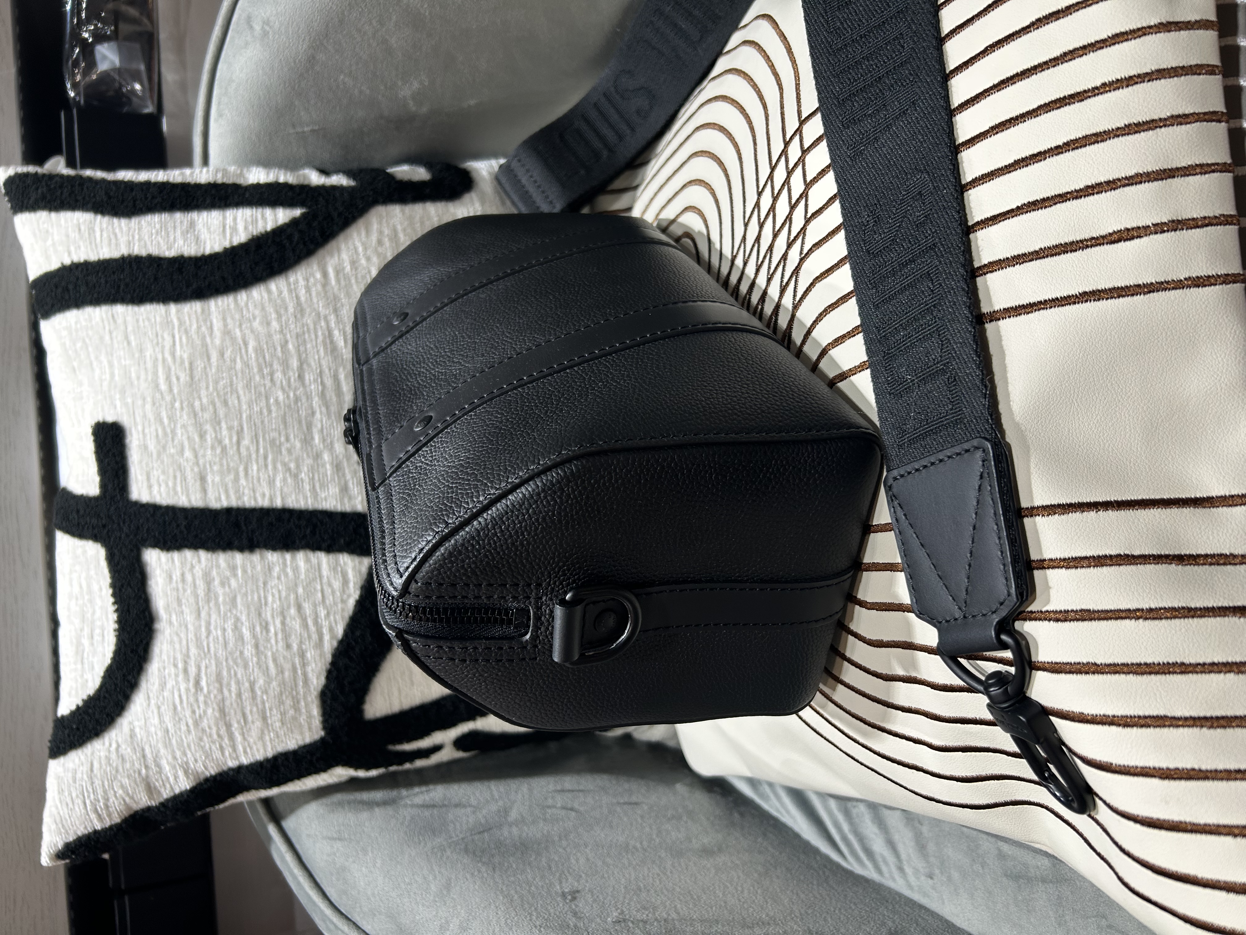 Lv city keepall M59255 黑色Aerogram粒面小牛皮 100%Authentic ,98%new ✅NFC✅dust bag✅盒