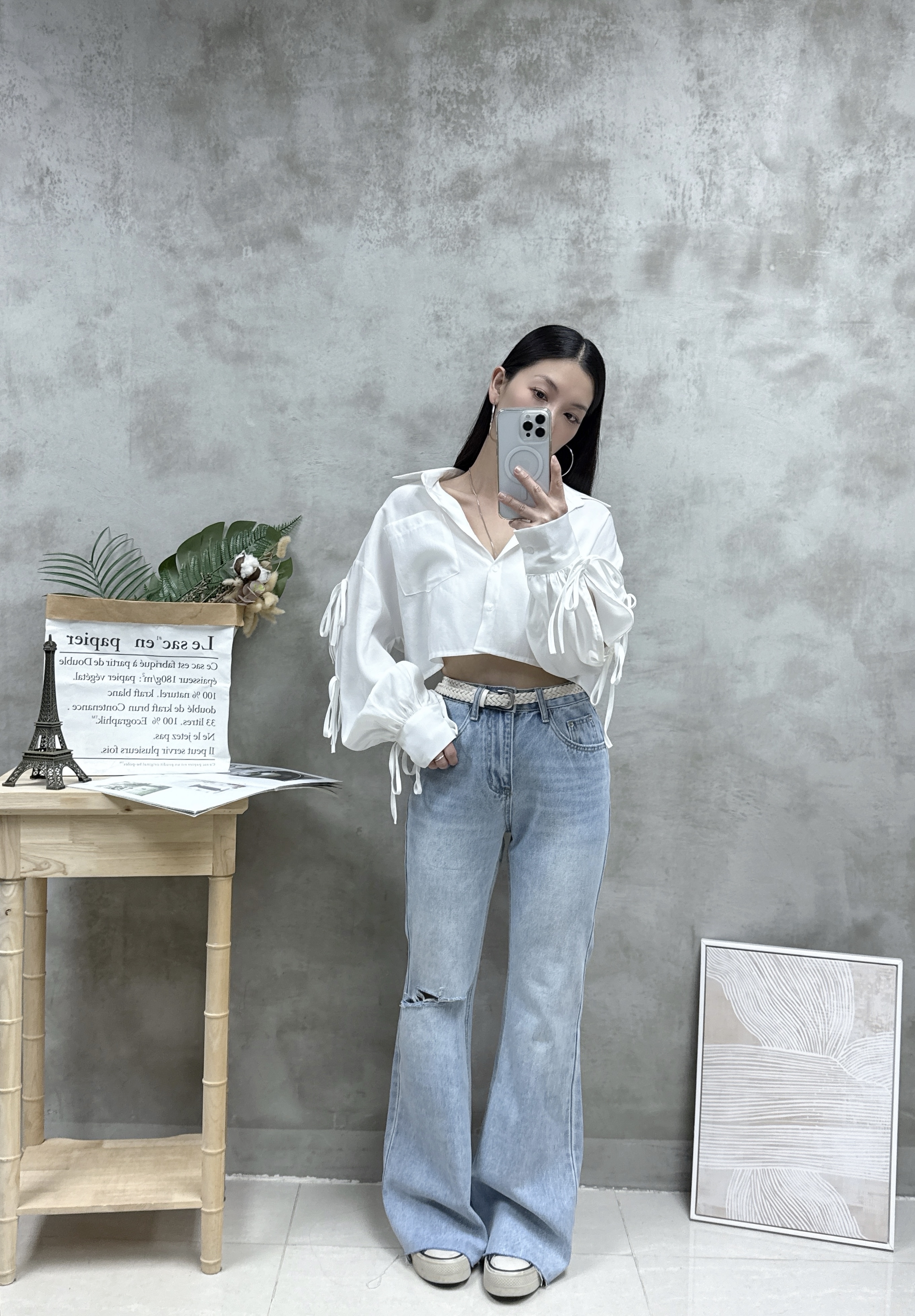 F14 介爛直腳喇叭牛仔褲（連Belt)