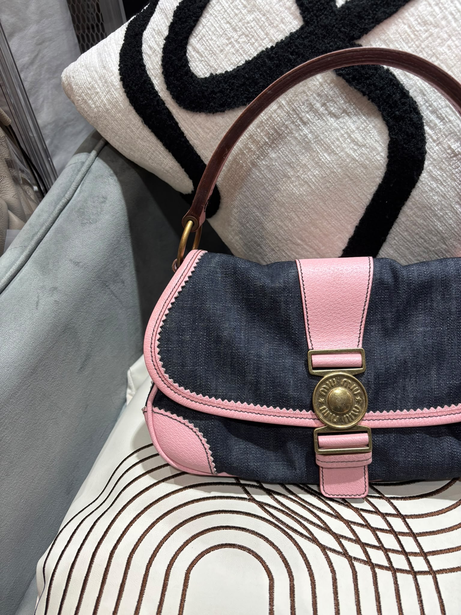 Miu miu denim 牛仔布牛皮shoulder bag    100%Authentic, 95%New ✅Dust bag