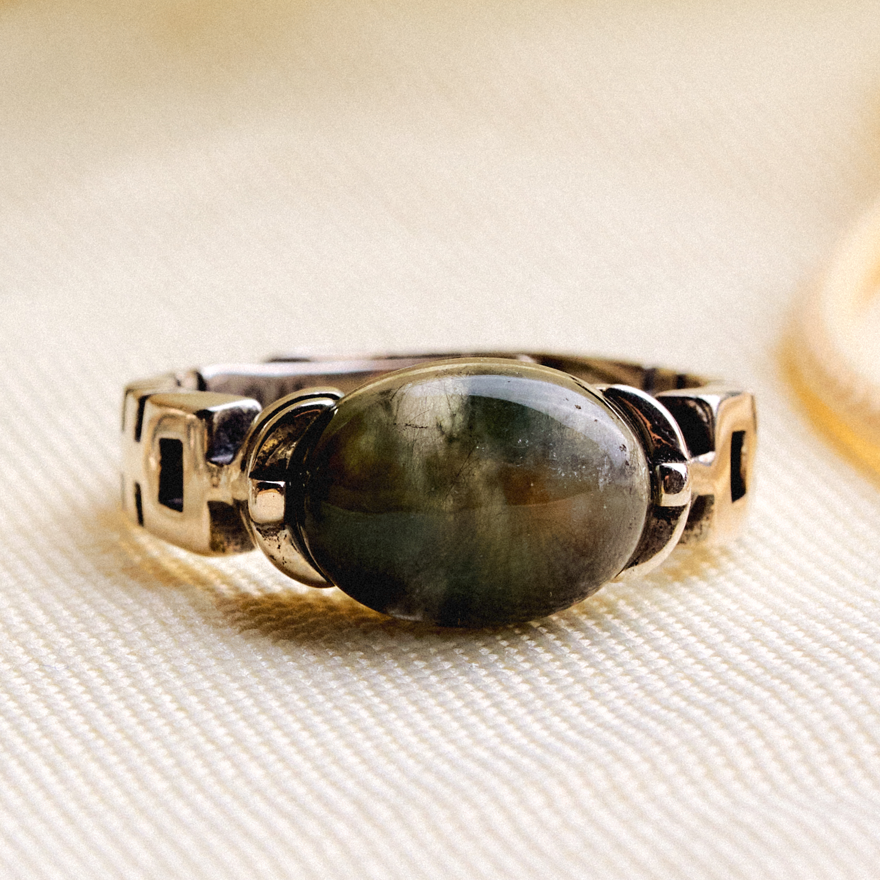 Macaroon Mood Ring