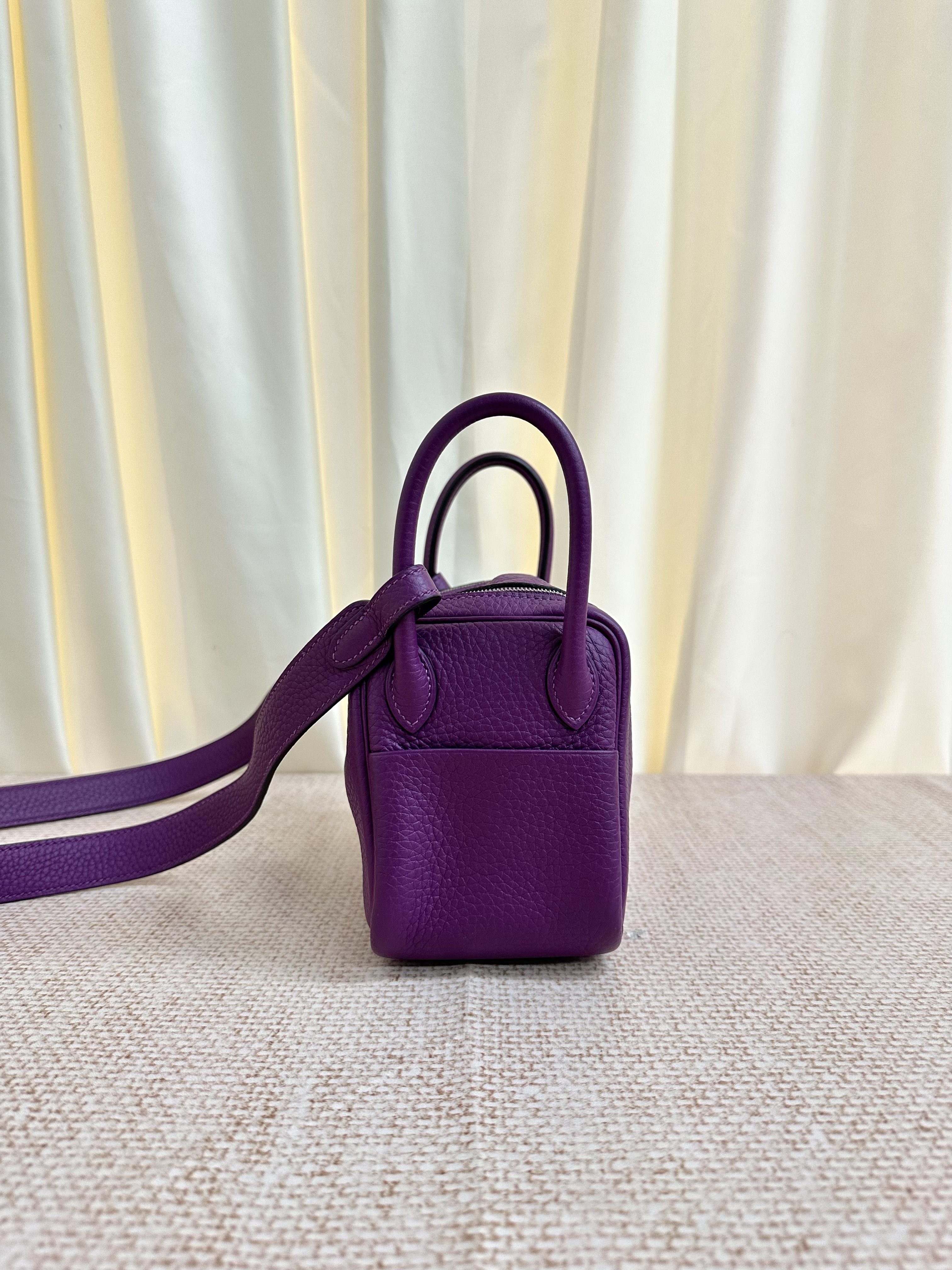 Pre-owned Hermes mini Lindy / Stamp Z/ Product Code: 26040607