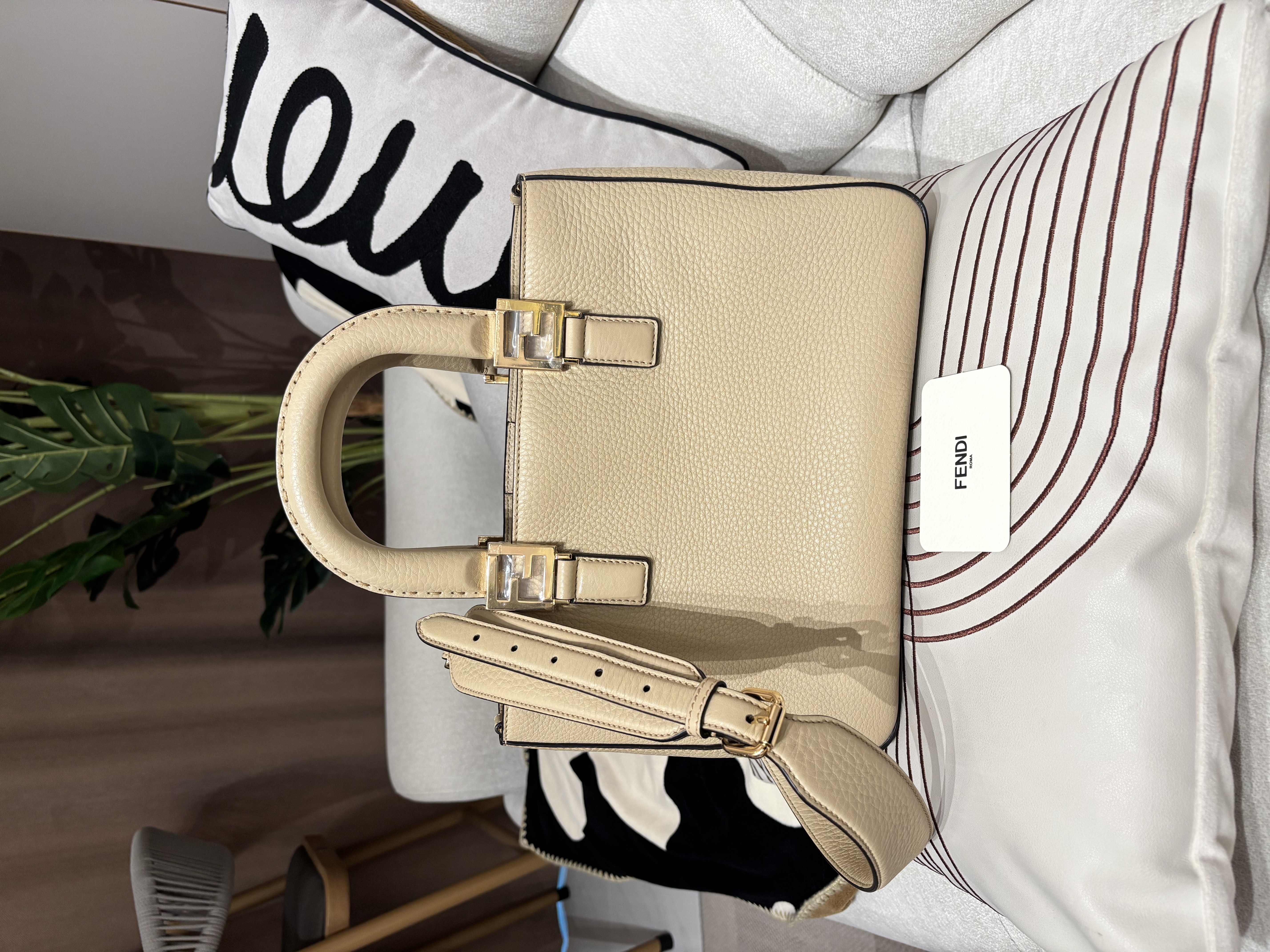 Fendi 2way bag beige calfskin  100%Authentic, unused 全新未使用品 ✅Tap booklet ✅Dust bag