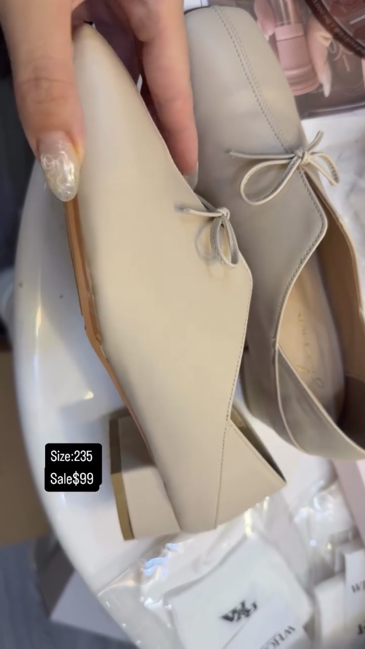 Sale$99 Size：235